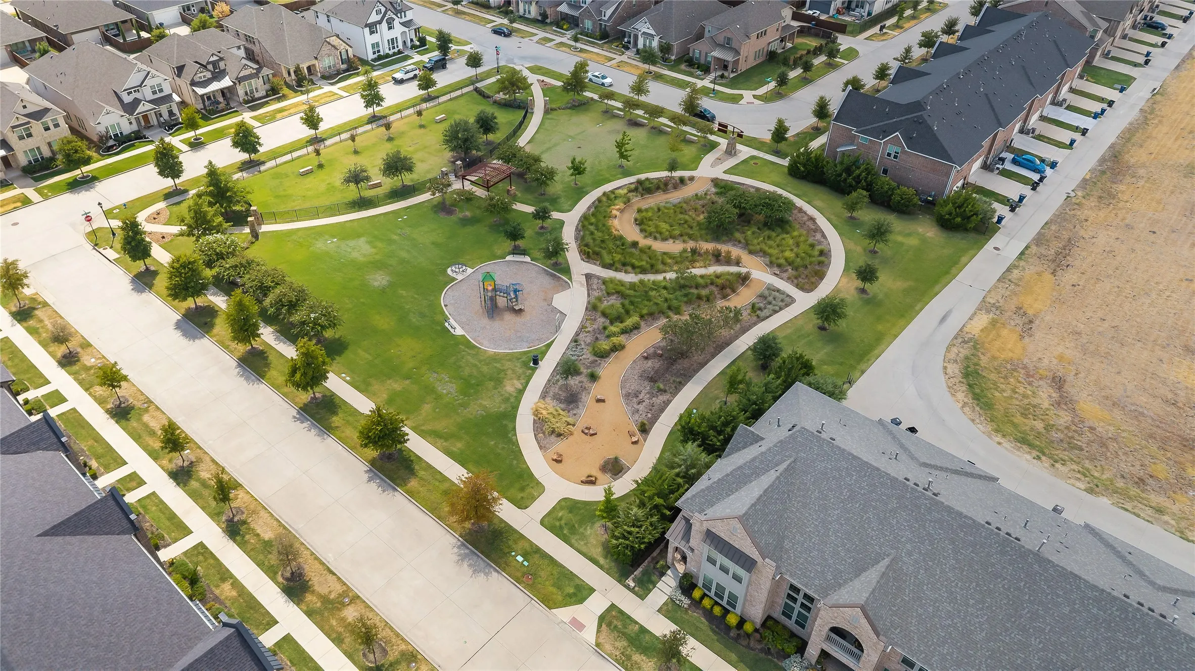 Townhouse For Sale in Denton County , 3681 Dutchess Drive, Frisco, Texas 75034, 2 Bedroom, 3 Bathroom, 2 Garage spaces, 1,850 Sqft, built in 2021, mls#21387460, Real Estate Agent in Frisco, Homes For Sale in Denton county, Homes For Sale in Frisco, Realtor in Frisco Texas, Real Estate Brokerage Independent Realty Texas, Luminita Cordes Realtor