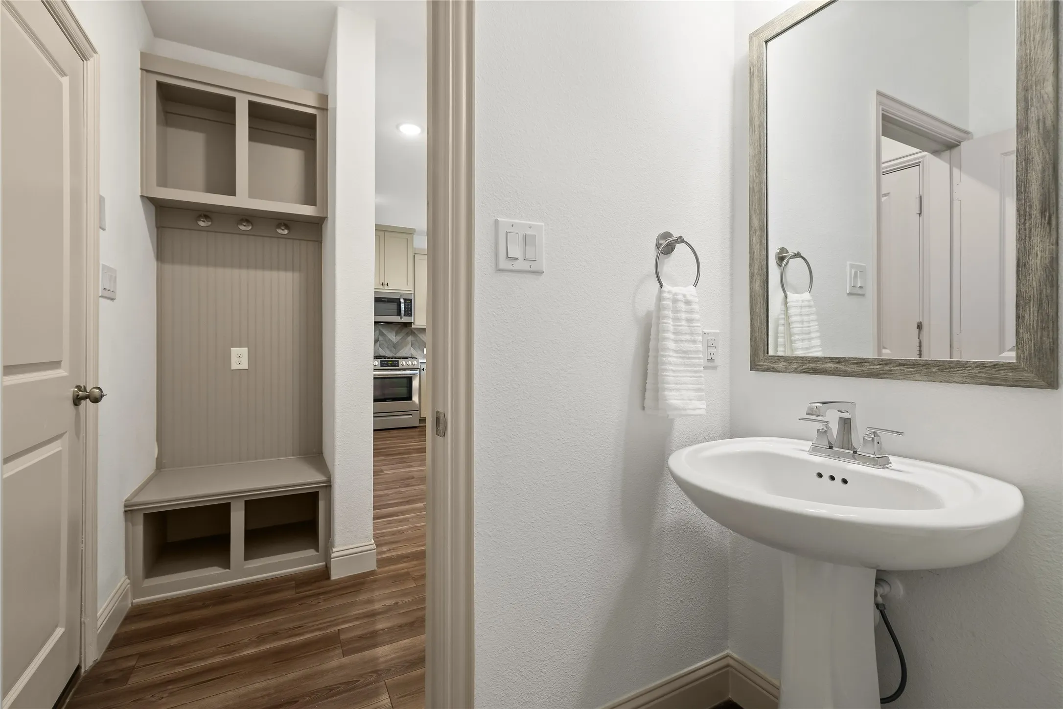Townhouse For Sale in Denton County , 3681 Dutchess Drive, Frisco, Texas 75034, 2 Bedroom, 3 Bathroom, 2 Garage spaces, 1,850 Sqft, built in 2021, mls#21387460, Real Estate Agent in Frisco, Homes For Sale in Denton county, Homes For Sale in Frisco, Realtor in Frisco Texas, Real Estate Brokerage Independent Realty Texas, Luminita Cordes Realtor