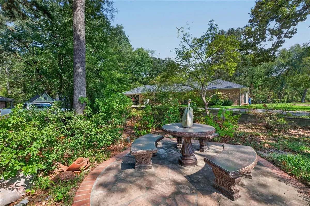 Single Family Residence For Sale in Wood County , 405 Elaine Street, Quitman, Texas 75783, 3 Bedroom, 3 Bathroom, 2 Garage spaces, 2,581 Sqft, built in 1985, mls#21387707, Real Estate Agent in Quitman, Homes For Sale in Wood county, Homes For Sale in Quitman, Realtor in Quitman Texas, Real Estate Brokerage Independent Realty Texas, Luminita Cordes Realtor