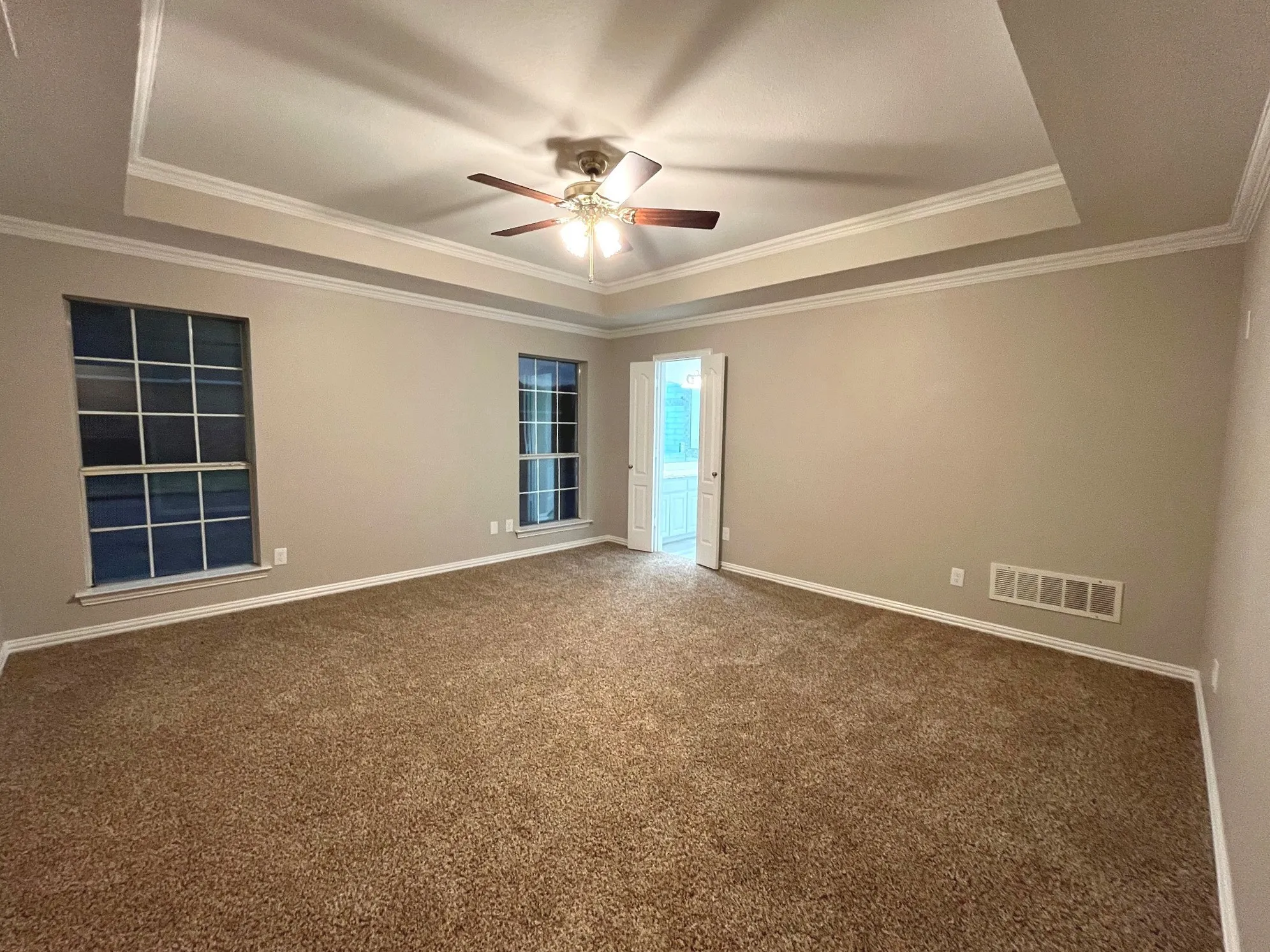 Single Family Residence For Sale in Kaufman County , 1085 E Alamosa Drive, Talty, Texas 75160, 5 Bedroom, 3 Bathroom, 2 Garage spaces, 2,288 Sqft, built in 2002, mls#21387776, Real Estate Agent in Talty, Homes For Sale in Kaufman county, Homes For Sale in Talty, Realtor in Talty Texas, Real Estate Brokerage Independent Realty Texas, Luminita Cordes Realtor
