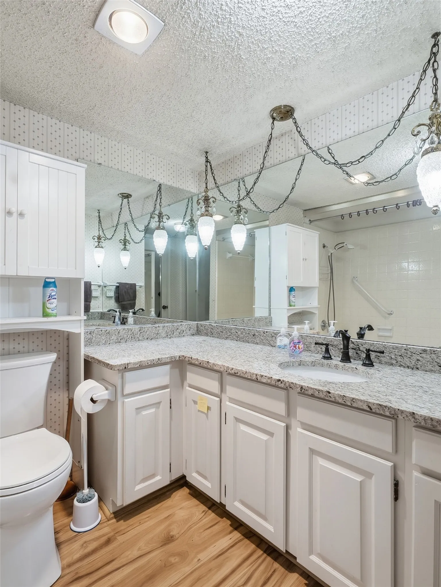 Single Family Residence For Sale in Dallas County , 5301 Sarasota Drive, Garland, Texas 75043, 4 Bedroom, 2 Bathroom, 2 Garage spaces, 1,954 Sqft, built in 1974, mls#21387770, Real Estate Agent in Garland, Homes For Sale in Dallas county, Homes For Sale in Garland, Realtor in Garland Texas, Real Estate Brokerage Independent Realty Texas, Luminita Cordes Realtor
