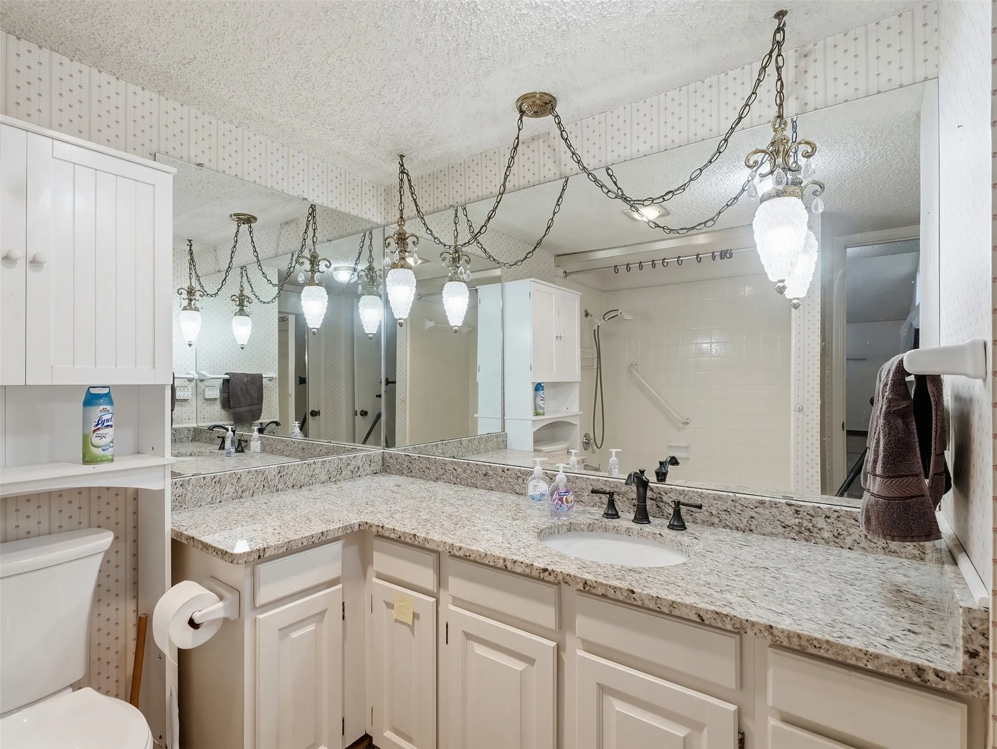 Single Family Residence For Sale in Dallas County , 5301 Sarasota Drive, Garland, Texas 75043, 4 Bedroom, 2 Bathroom, 2 Garage spaces, 1,954 Sqft, built in 1974, mls#21387770, Real Estate Agent in Garland, Homes For Sale in Dallas county, Homes For Sale in Garland, Realtor in Garland Texas, Real Estate Brokerage Independent Realty Texas, Luminita Cordes Realtor