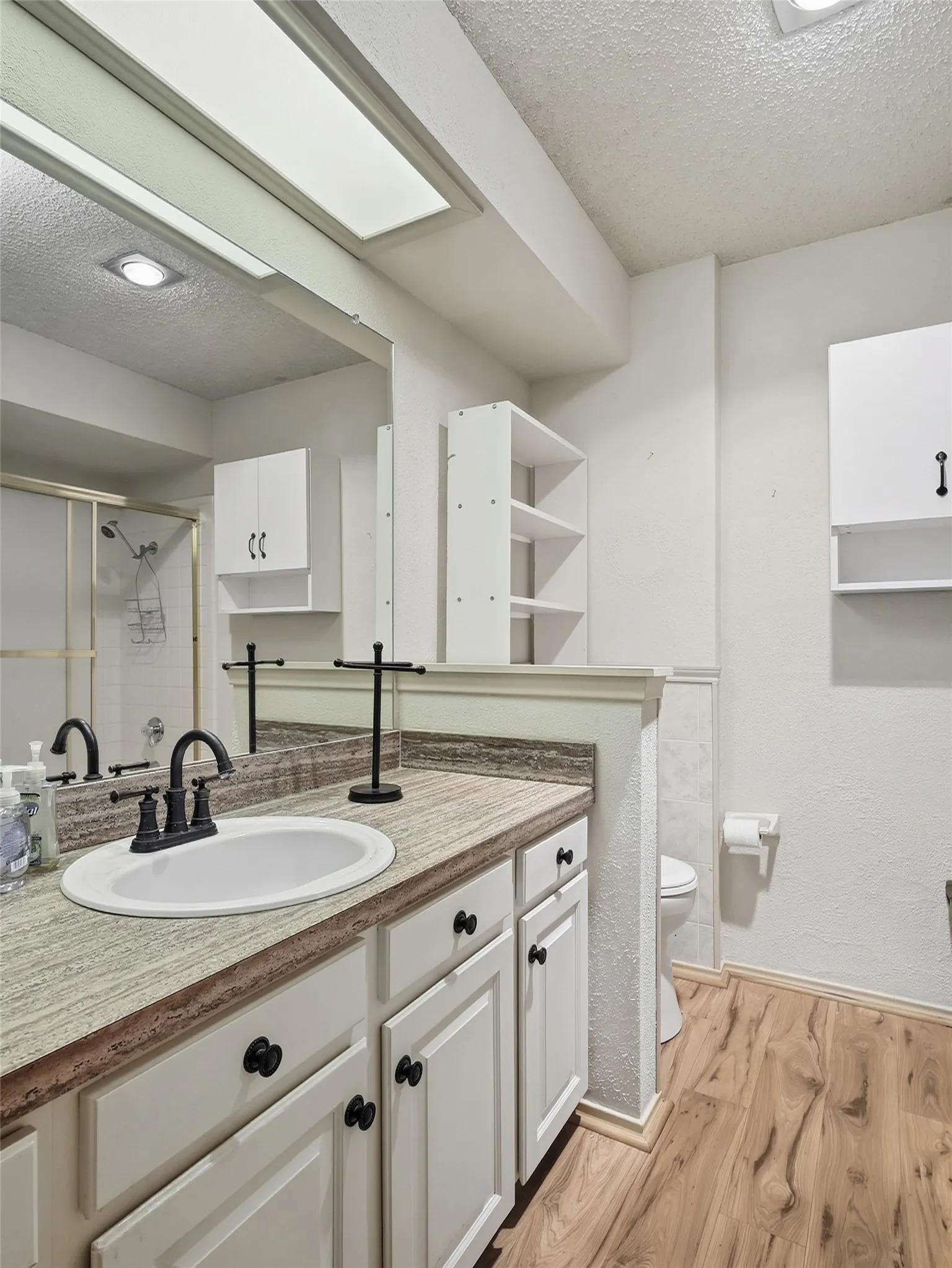 Single Family Residence For Sale in Dallas County , 5301 Sarasota Drive, Garland, Texas 75043, 4 Bedroom, 2 Bathroom, 2 Garage spaces, 1,954 Sqft, built in 1974, mls#21387770, Real Estate Agent in Garland, Homes For Sale in Dallas county, Homes For Sale in Garland, Realtor in Garland Texas, Real Estate Brokerage Independent Realty Texas, Luminita Cordes Realtor