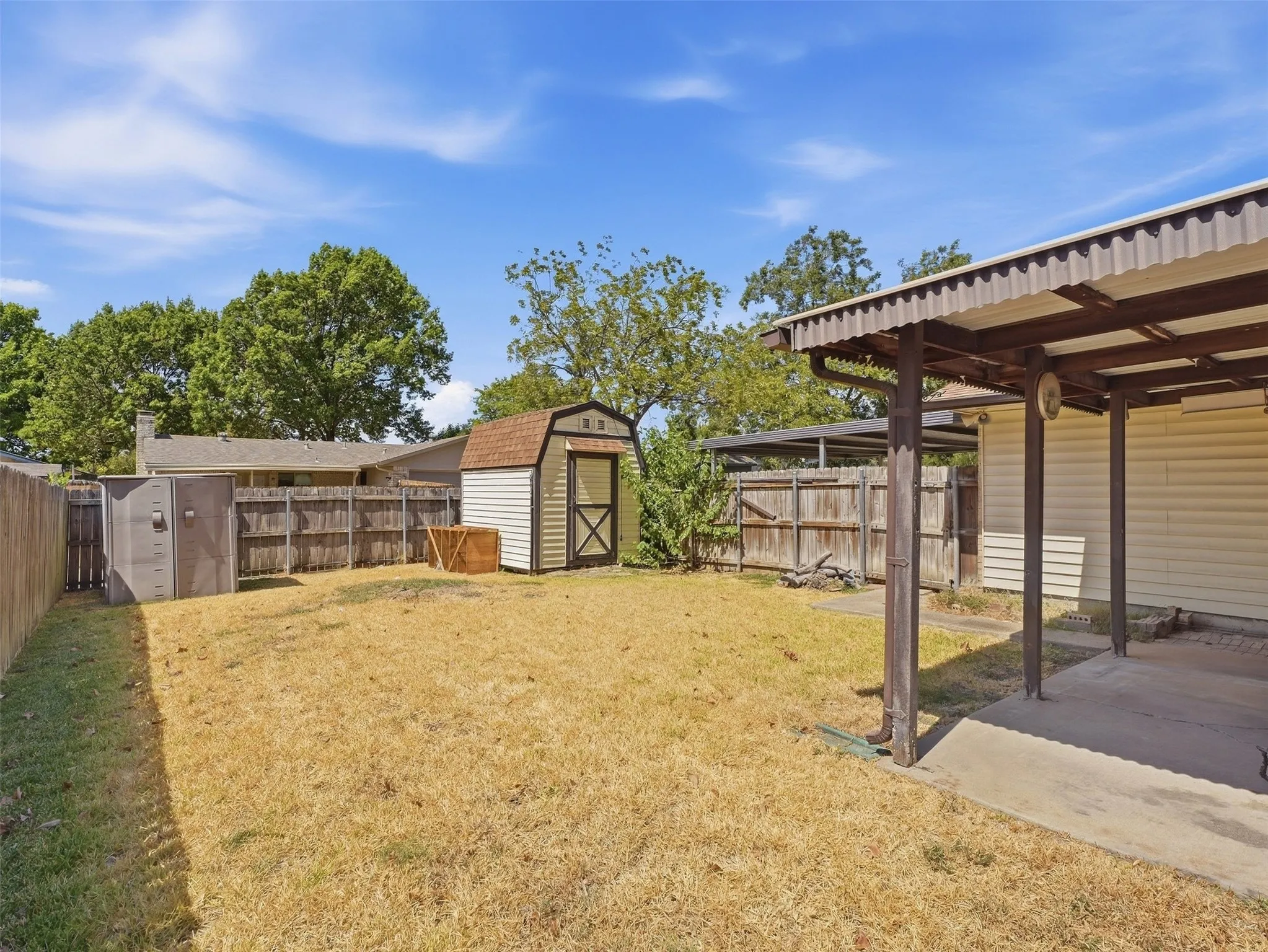 Single Family Residence For Sale in Dallas County , 5301 Sarasota Drive, Garland, Texas 75043, 4 Bedroom, 2 Bathroom, 2 Garage spaces, 1,954 Sqft, built in 1974, mls#21387770, Real Estate Agent in Garland, Homes For Sale in Dallas county, Homes For Sale in Garland, Realtor in Garland Texas, Real Estate Brokerage Independent Realty Texas, Luminita Cordes Realtor