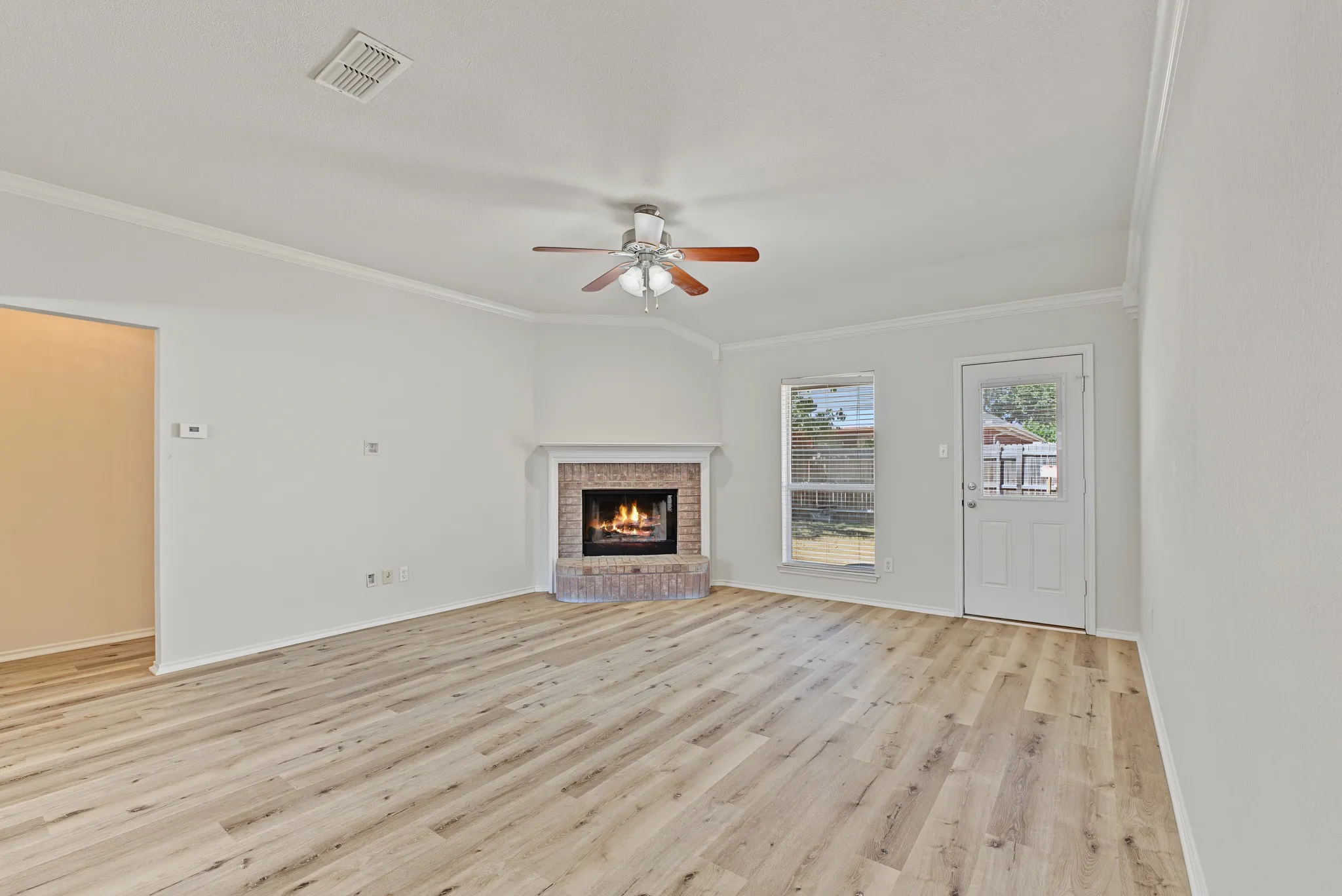Single Family Residence For Sale in Wise County , 204 Troxell Boulevard, Rhome, Texas 76078, 3 Bedroom, 2 Bathroom, Garage spaces, 1,640 Sqft, built in 2002, mls#21387513, Real Estate Agent in Rhome, Homes For Sale in Wise county, Homes For Sale in Rhome, Realtor in Rhome Texas, Real Estate Brokerage Independent Realty Texas, Luminita Cordes Realtor