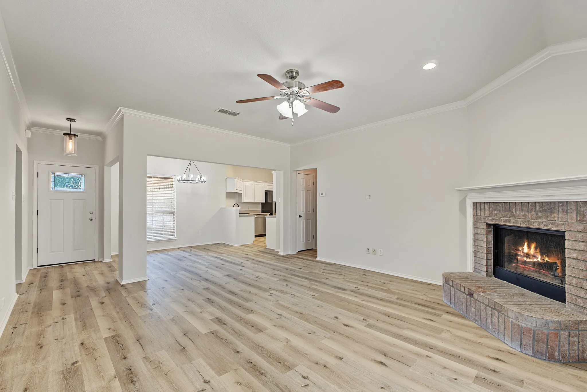 Single Family Residence For Sale in Wise County , 204 Troxell Boulevard, Rhome, Texas 76078, 3 Bedroom, 2 Bathroom, Garage spaces, 1,640 Sqft, built in 2002, mls#21387513, Real Estate Agent in Rhome, Homes For Sale in Wise county, Homes For Sale in Rhome, Realtor in Rhome Texas, Real Estate Brokerage Independent Realty Texas, Luminita Cordes Realtor