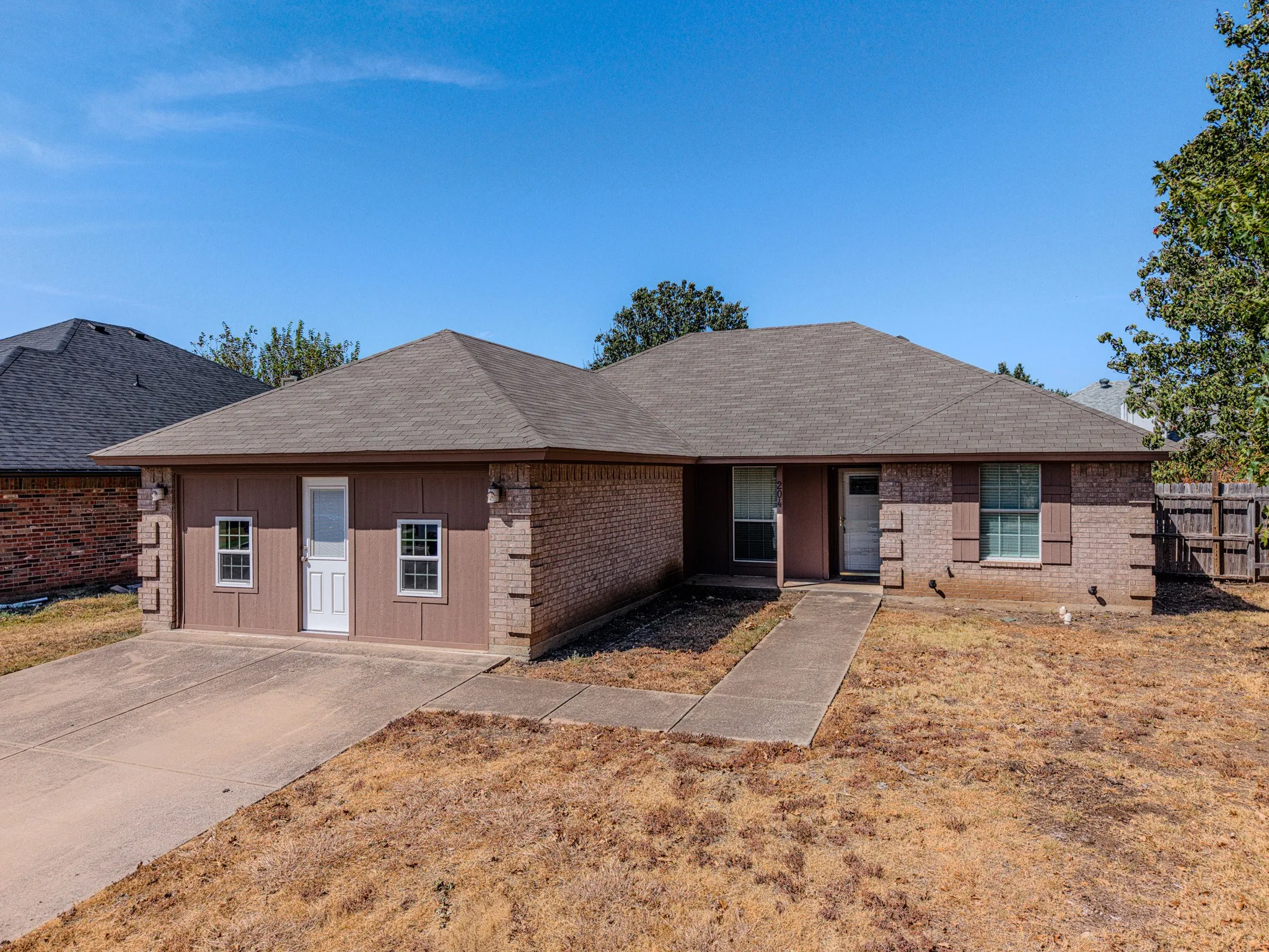 Single Family Residence For Sale in Wise County , 204 Troxell Boulevard, Rhome, Texas 76078, 3 Bedroom, 2 Bathroom, Garage spaces, 1,640 Sqft, built in 2002, mls#21387513, Real Estate Agent in Rhome, Homes For Sale in Wise county, Homes For Sale in Rhome, Realtor in Rhome Texas, Real Estate Brokerage Independent Realty Texas, Luminita Cordes Realtor