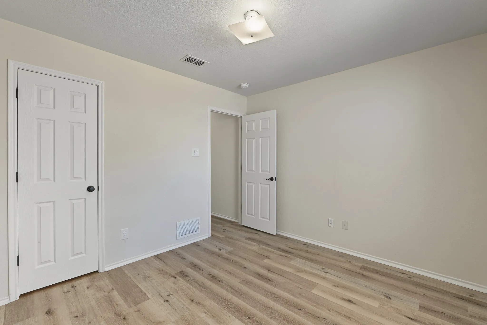 Single Family Residence For Sale in Wise County , 204 Troxell Boulevard, Rhome, Texas 76078, 3 Bedroom, 2 Bathroom, Garage spaces, 1,640 Sqft, built in 2002, mls#21387513, Real Estate Agent in Rhome, Homes For Sale in Wise county, Homes For Sale in Rhome, Realtor in Rhome Texas, Real Estate Brokerage Independent Realty Texas, Luminita Cordes Realtor