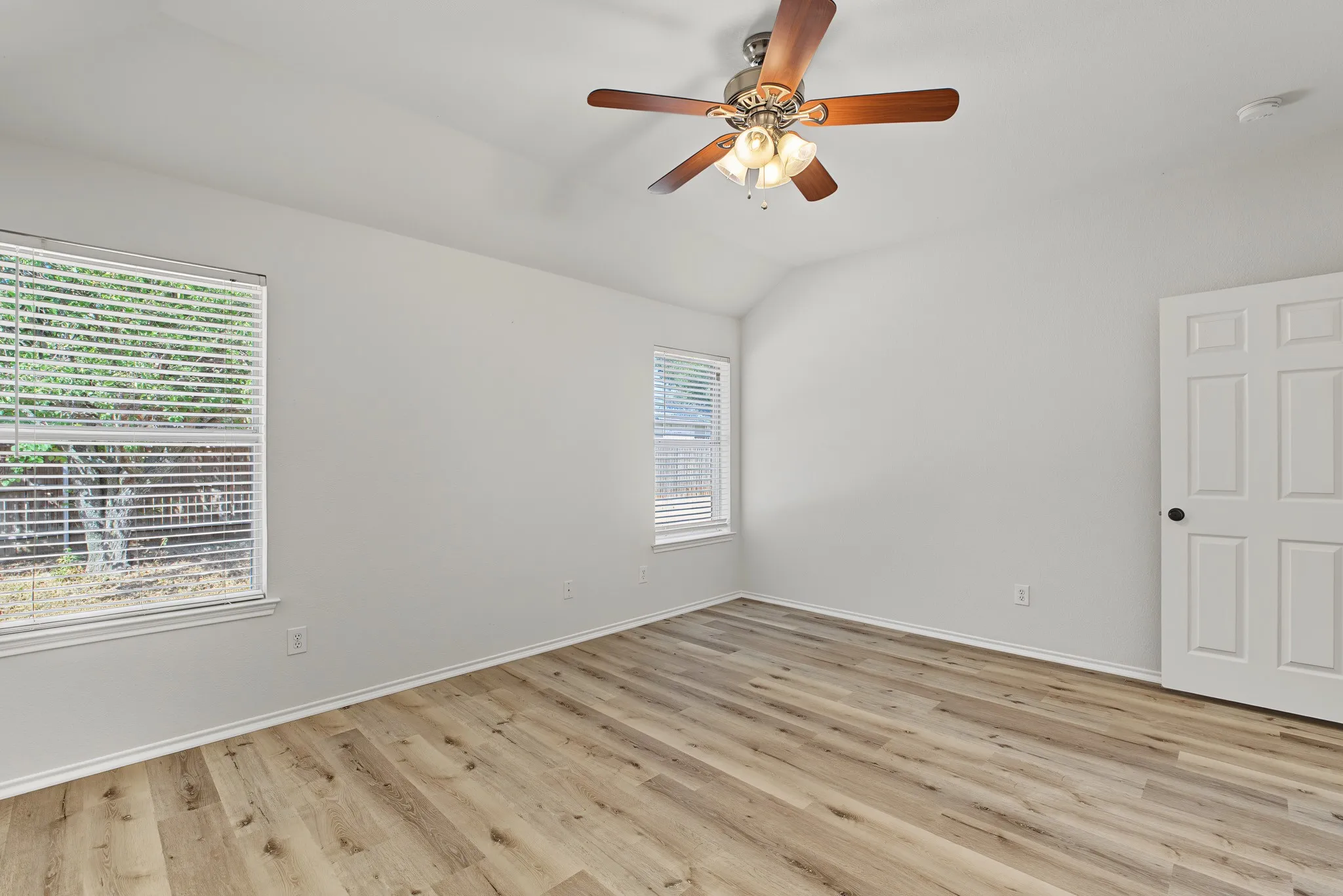 Single Family Residence For Sale in Wise County , 204 Troxell Boulevard, Rhome, Texas 76078, 3 Bedroom, 2 Bathroom, Garage spaces, 1,640 Sqft, built in 2002, mls#21387513, Real Estate Agent in Rhome, Homes For Sale in Wise county, Homes For Sale in Rhome, Realtor in Rhome Texas, Real Estate Brokerage Independent Realty Texas, Luminita Cordes Realtor