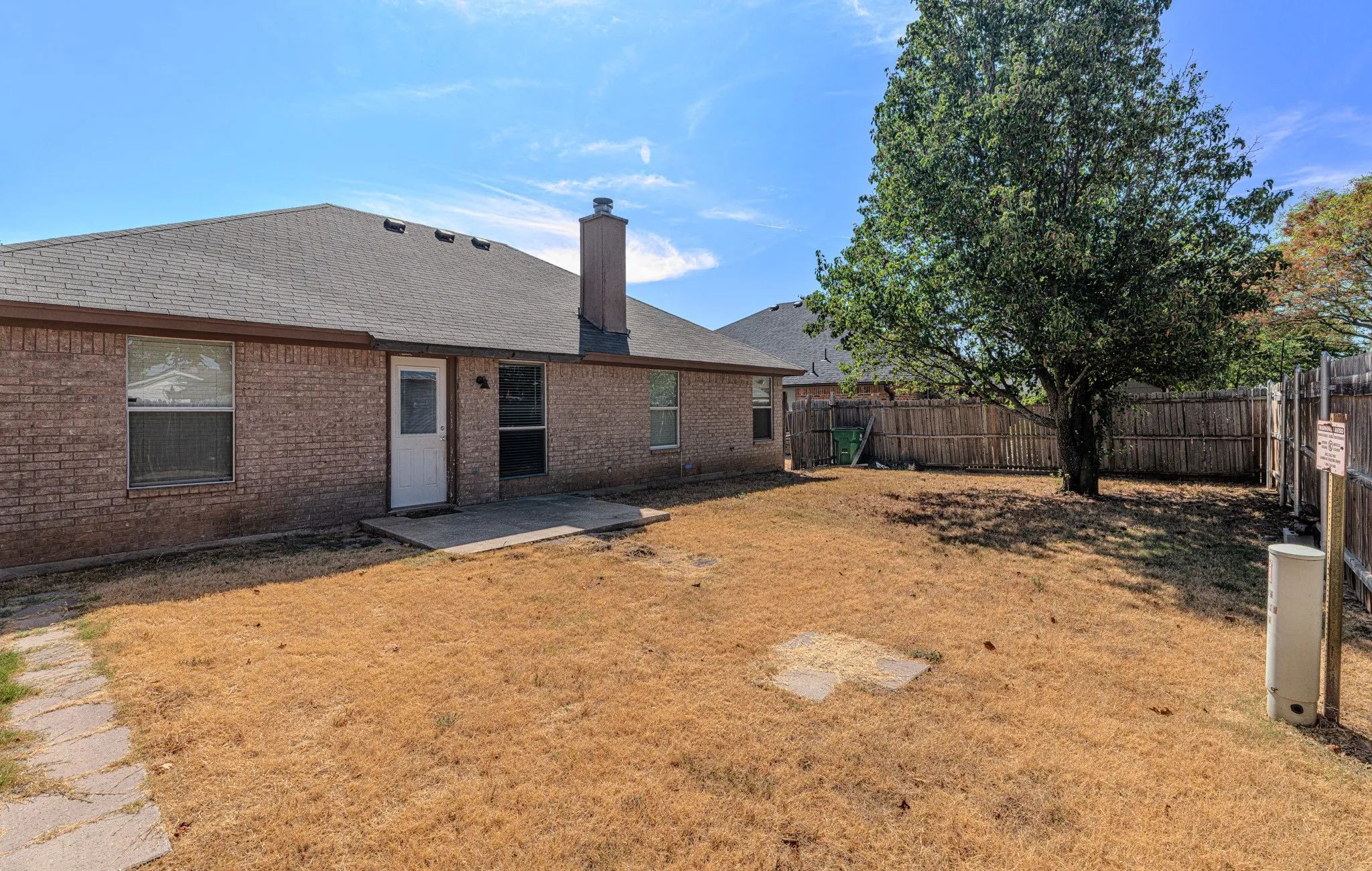 Single Family Residence For Sale in Wise County , 204 Troxell Boulevard, Rhome, Texas 76078, 3 Bedroom, 2 Bathroom, Garage spaces, 1,640 Sqft, built in 2002, mls#21387513, Real Estate Agent in Rhome, Homes For Sale in Wise county, Homes For Sale in Rhome, Realtor in Rhome Texas, Real Estate Brokerage Independent Realty Texas, Luminita Cordes Realtor