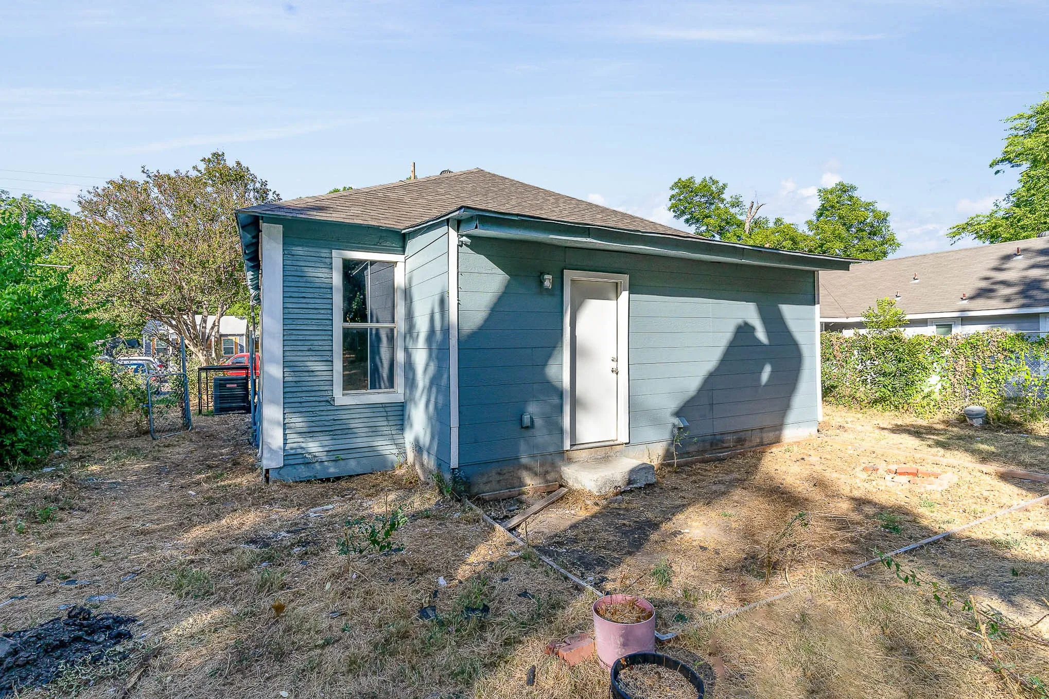 Single Family Residence For Sale in Dallas County , 4509 Crozier Street, Dallas, Texas 75215, 4 Bedroom, 3 Bathroom, Garage spaces, 980 Sqft, built in 1921, mls#21387554, Real Estate Agent in Dallas, Homes For Sale in Dallas county, Homes For Sale in Dallas, Realtor in Dallas Texas, Real Estate Brokerage Independent Realty Texas, Luminita Cordes Realtor