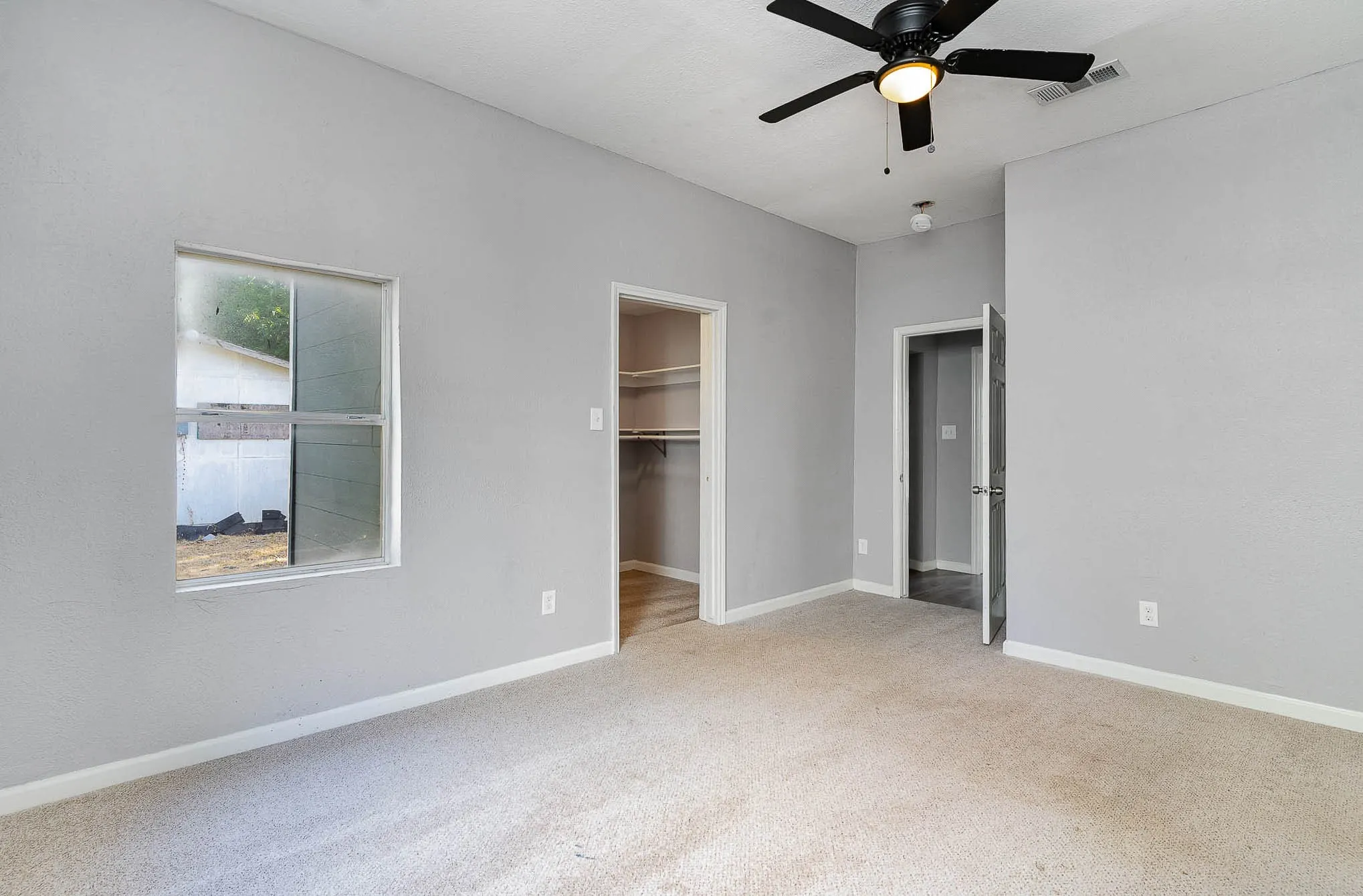Single Family Residence For Sale in Dallas County , 4509 Crozier Street, Dallas, Texas 75215, 4 Bedroom, 3 Bathroom, Garage spaces, 980 Sqft, built in 1921, mls#21387554, Real Estate Agent in Dallas, Homes For Sale in Dallas county, Homes For Sale in Dallas, Realtor in Dallas Texas, Real Estate Brokerage Independent Realty Texas, Luminita Cordes Realtor