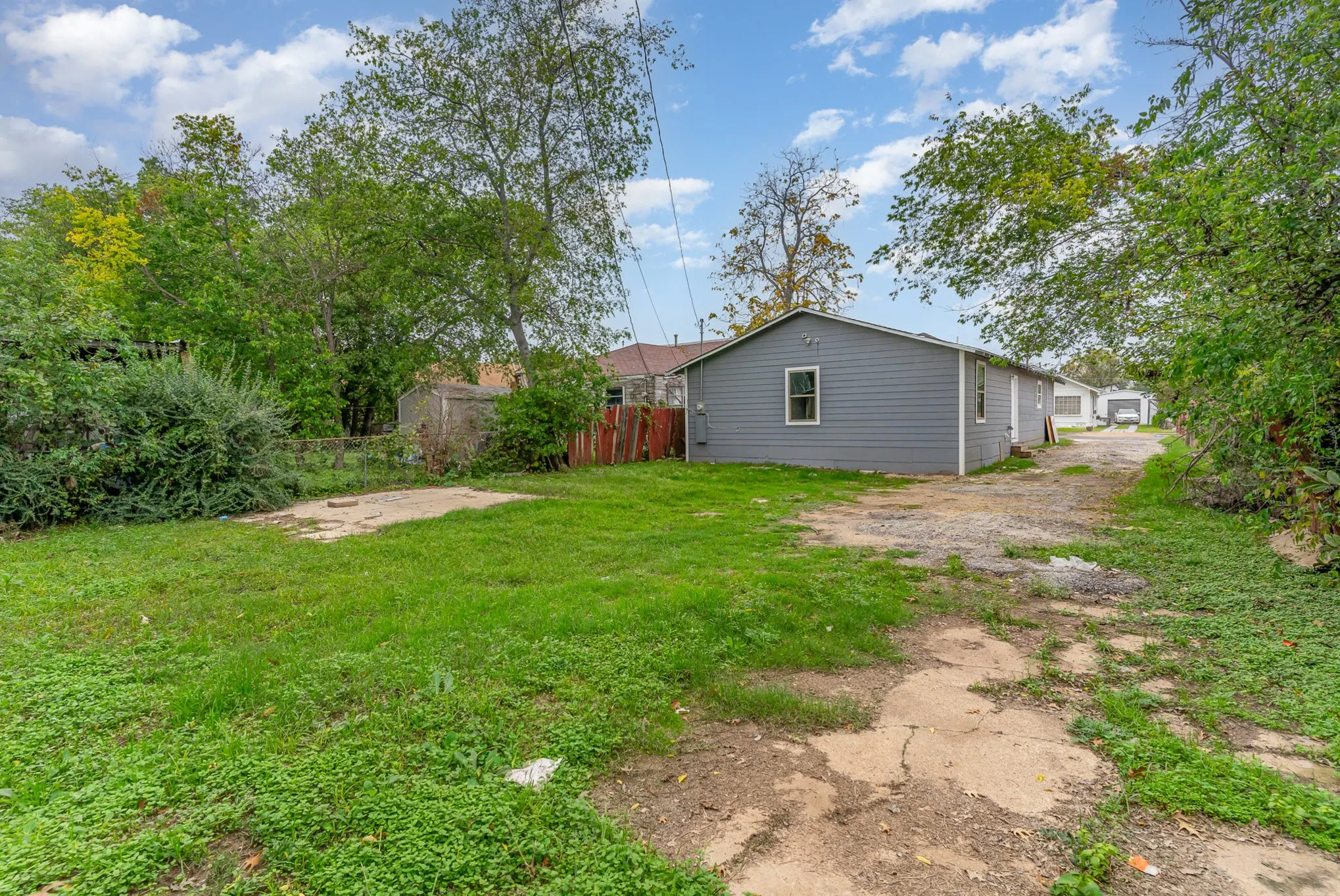 Single Family Residence For Rent in Dallas County , 1322 Galloway Avenue, Dallas, Texas 75216, 4 Bedroom, 2 Bathroom, Garage spaces, 1,350 Sqft, built in 1922, mls#21387802, Real Estate Agent in Dallas, Homes For Rent in Dallas county, Homes For Rent in Dallas, Realtor in Dallas Texas, Real Estate Brokerage Independent Realty Texas, Luminita Cordes Realtor