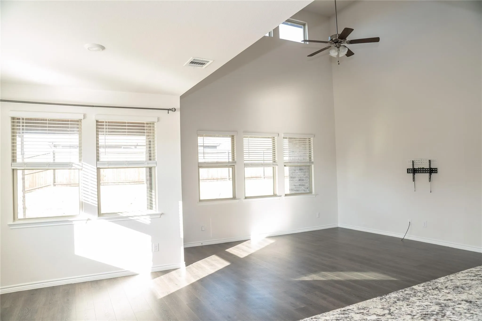 Single Family Residence For Rent in Collin County , 518 Saddle Club Way, Princeton, Texas 75407, 4 Bedroom, 3 Bathroom, 2 Garage spaces, 2,193 Sqft, built in 2020, mls#21387814, Real Estate Agent in Princeton, Homes For Rent in Collin county, Homes For Rent in Princeton, Realtor in Princeton Texas, Real Estate Brokerage Independent Realty Texas, Luminita Cordes Realtor