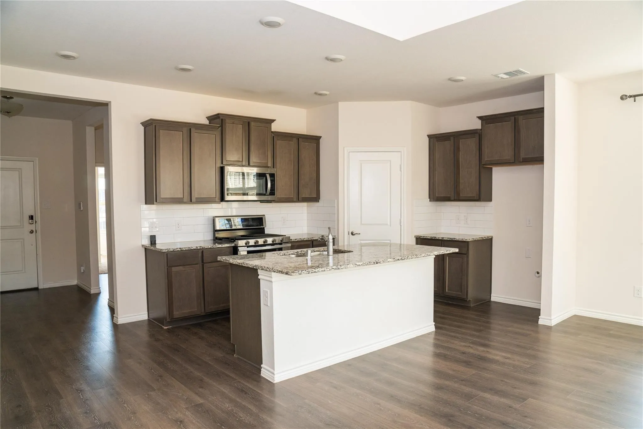 Single Family Residence For Rent in Collin County , 518 Saddle Club Way, Princeton, Texas 75407, 4 Bedroom, 3 Bathroom, 2 Garage spaces, 2,193 Sqft, built in 2020, mls#21387814, Real Estate Agent in Princeton, Homes For Rent in Collin county, Homes For Rent in Princeton, Realtor in Princeton Texas, Real Estate Brokerage Independent Realty Texas, Luminita Cordes Realtor