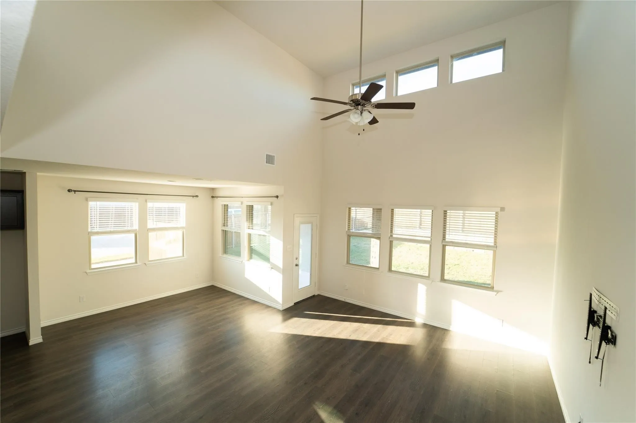 Single Family Residence For Rent in Collin County , 518 Saddle Club Way, Princeton, Texas 75407, 4 Bedroom, 3 Bathroom, 2 Garage spaces, 2,193 Sqft, built in 2020, mls#21387814, Real Estate Agent in Princeton, Homes For Rent in Collin county, Homes For Rent in Princeton, Realtor in Princeton Texas, Real Estate Brokerage Independent Realty Texas, Luminita Cordes Realtor