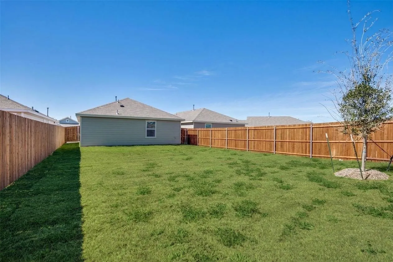 Single Family Residence For Rent in Collin County , 7516 Larson Lane, Mc Kinney, Texas 75071, 3 Bedroom, 2 Bathroom, 2 Garage spaces, 1,262 Sqft, built in 2022, mls#21387468, Real Estate Agent in Mc Kinney, Homes For Rent in Collin county, Homes For Rent in Mc Kinney, Realtor in Mc Kinney Texas, Real Estate Brokerage Independent Realty Texas, Luminita Cordes Realtor