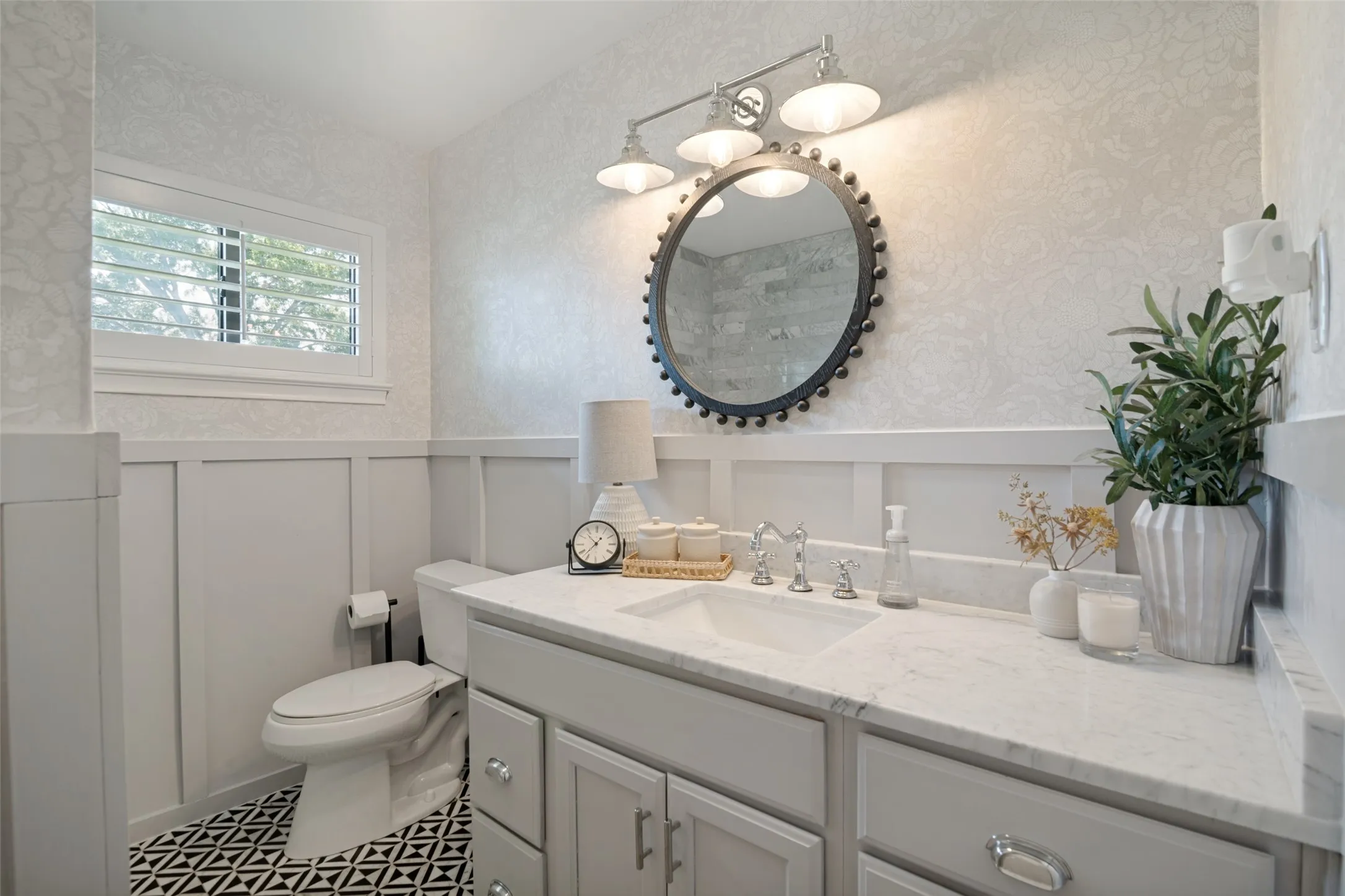 Single Family Residence For Sale in Dallas County , 9005 Livenshire Drive, Dallas, Texas 75238, 3 Bedroom, 2 Bathroom, 2 Garage spaces, 1,391 Sqft, built in 1955, mls#21373981, Real Estate Agent in Dallas, Homes For Sale in Dallas county, Homes For Sale in Dallas, Realtor in Dallas Texas, Real Estate Brokerage Independent Realty Texas, Luminita Cordes Realtor