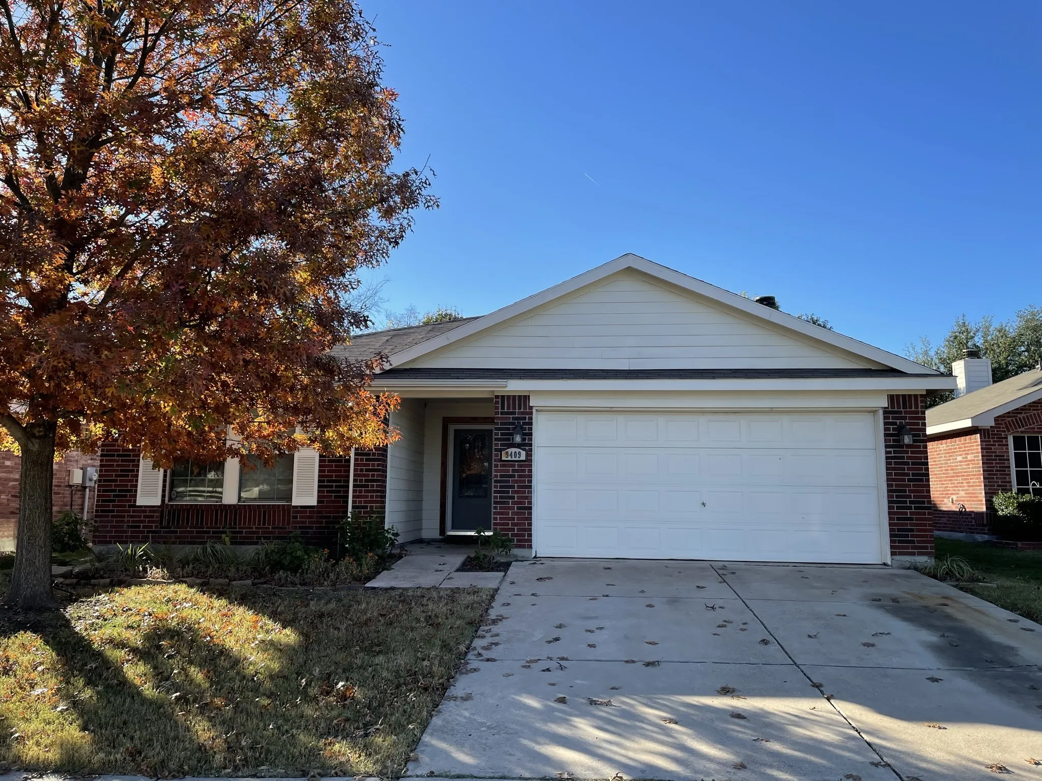 Single Family Residence For Rent in Tarrant County , 9409 Goldenview Drive, Fort Worth, Texas 76244, 4 Bedroom, 2 Bathroom, 2 Garage spaces, 1,930 Sqft, built in 2004, mls#21387823, Real Estate Agent in Fort Worth, Homes For Rent in Tarrant county, Homes For Rent in Fort Worth, Realtor in Fort Worth Texas, Real Estate Brokerage Independent Realty Texas, Luminita Cordes Realtor