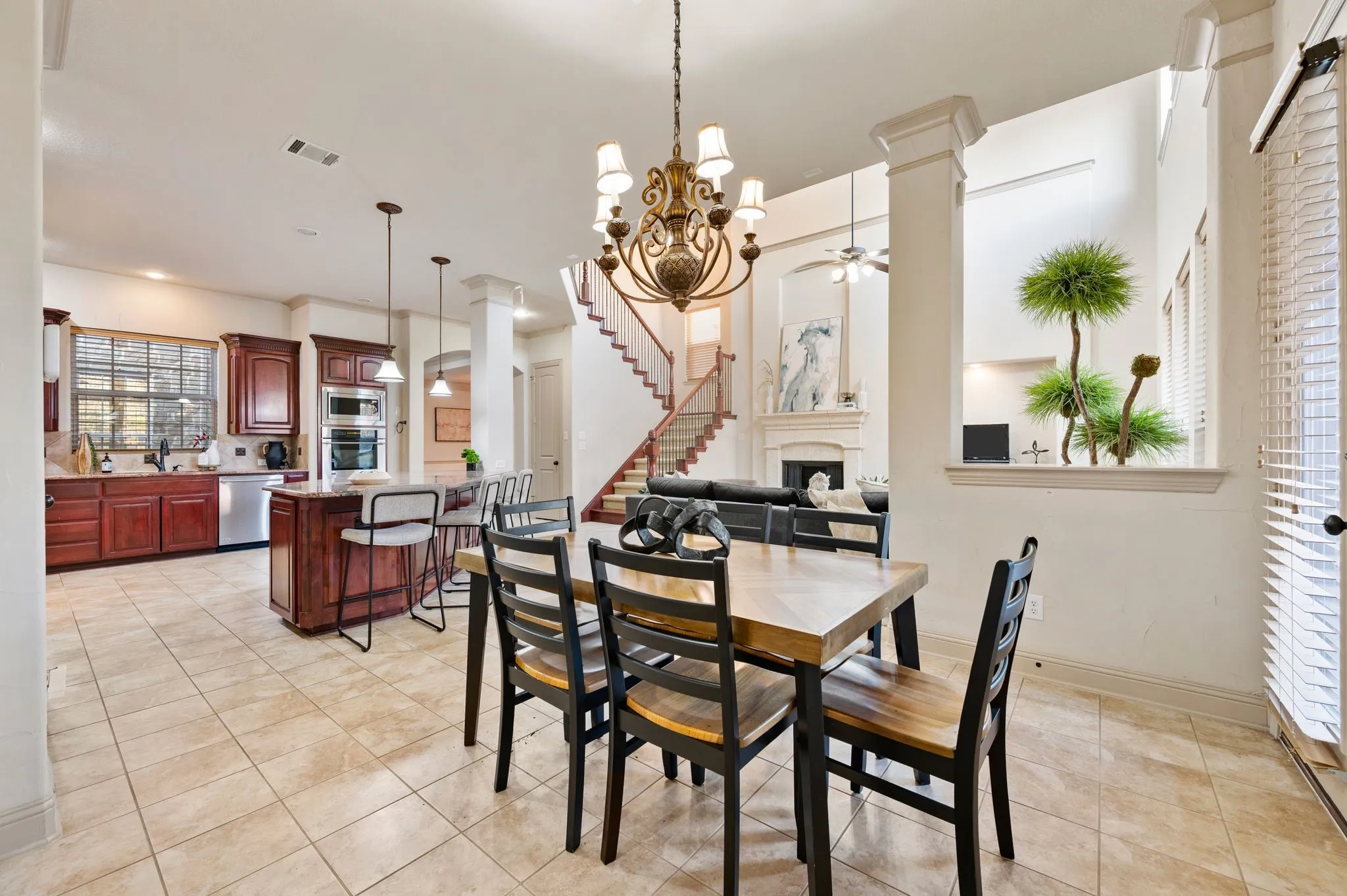 Single Family Residence For Rent in Tarrant County , 1010 Lost Valley Drive, Euless, Texas 76039, 5 Bedroom, 4 Bathroom, 3 Garage spaces, 4,199 Sqft, built in 2010, mls#21387824, Real Estate Agent in Euless, Homes For Rent in Tarrant county, Homes For Rent in Euless, Realtor in Euless Texas, Real Estate Brokerage Independent Realty Texas, Luminita Cordes Realtor