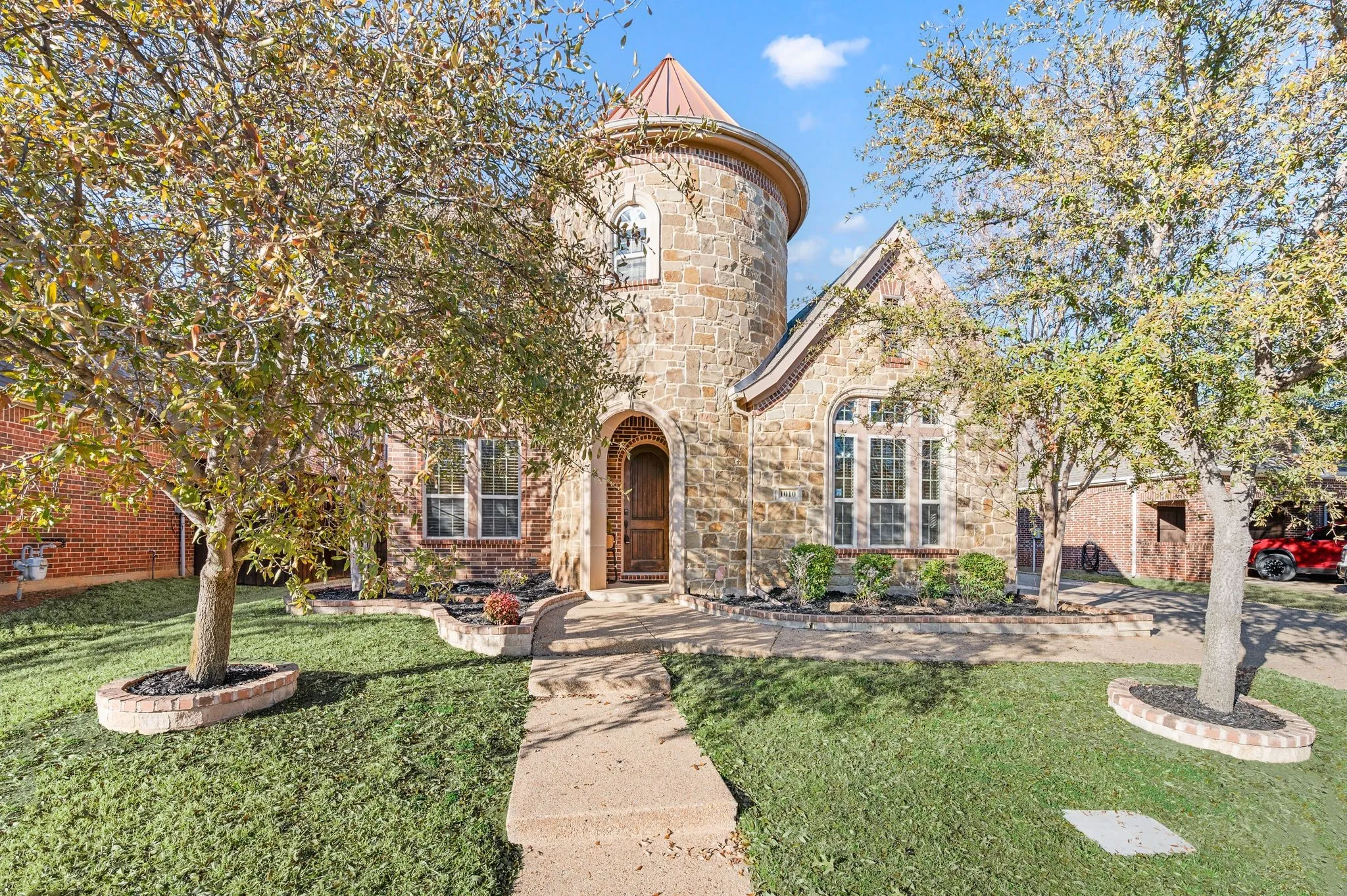 Single Family Residence For Rent in Tarrant County , 1010 Lost Valley Drive, Euless, Texas 76039, 5 Bedroom, 4 Bathroom, 3 Garage spaces, 4,199 Sqft, built in 2010, mls#21387824, Real Estate Agent in Euless, Homes For Rent in Tarrant county, Homes For Rent in Euless, Realtor in Euless Texas, Real Estate Brokerage Independent Realty Texas, Luminita Cordes Realtor