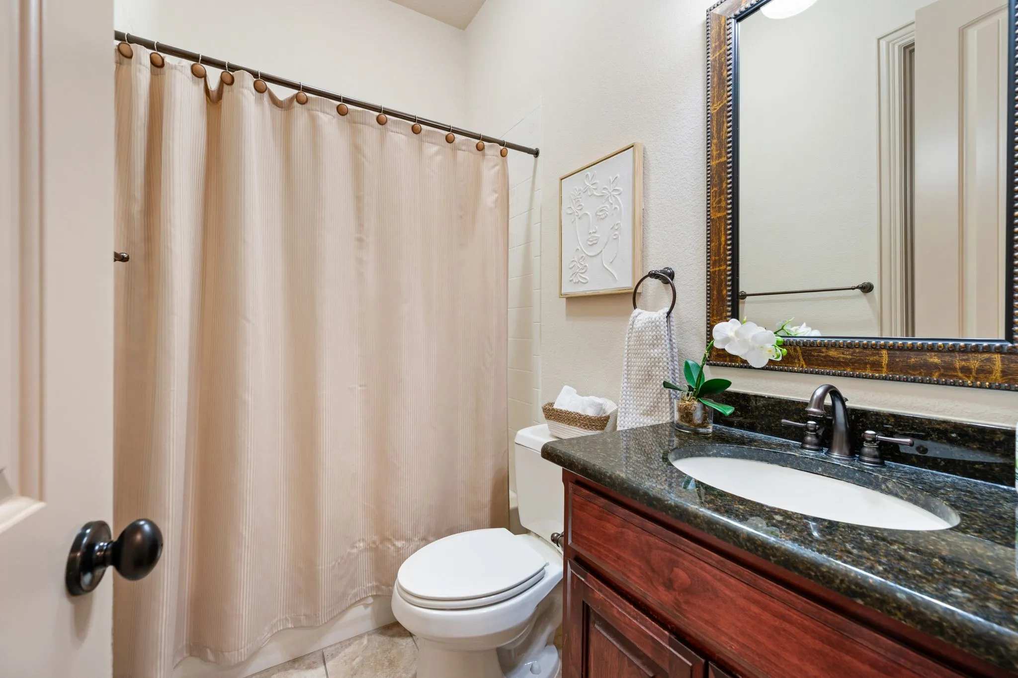Single Family Residence For Rent in Tarrant County , 1010 Lost Valley Drive, Euless, Texas 76039, 5 Bedroom, 4 Bathroom, 3 Garage spaces, 4,199 Sqft, built in 2010, mls#21387824, Real Estate Agent in Euless, Homes For Rent in Tarrant county, Homes For Rent in Euless, Realtor in Euless Texas, Real Estate Brokerage Independent Realty Texas, Luminita Cordes Realtor