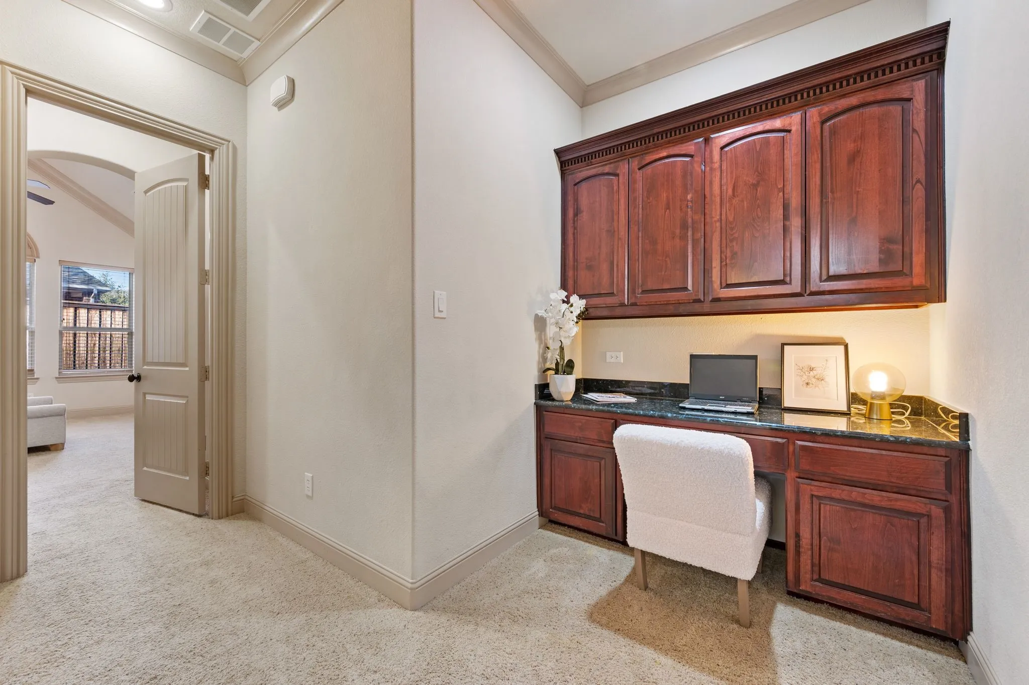 Single Family Residence For Rent in Tarrant County , 1010 Lost Valley Drive, Euless, Texas 76039, 5 Bedroom, 4 Bathroom, 3 Garage spaces, 4,199 Sqft, built in 2010, mls#21387824, Real Estate Agent in Euless, Homes For Rent in Tarrant county, Homes For Rent in Euless, Realtor in Euless Texas, Real Estate Brokerage Independent Realty Texas, Luminita Cordes Realtor