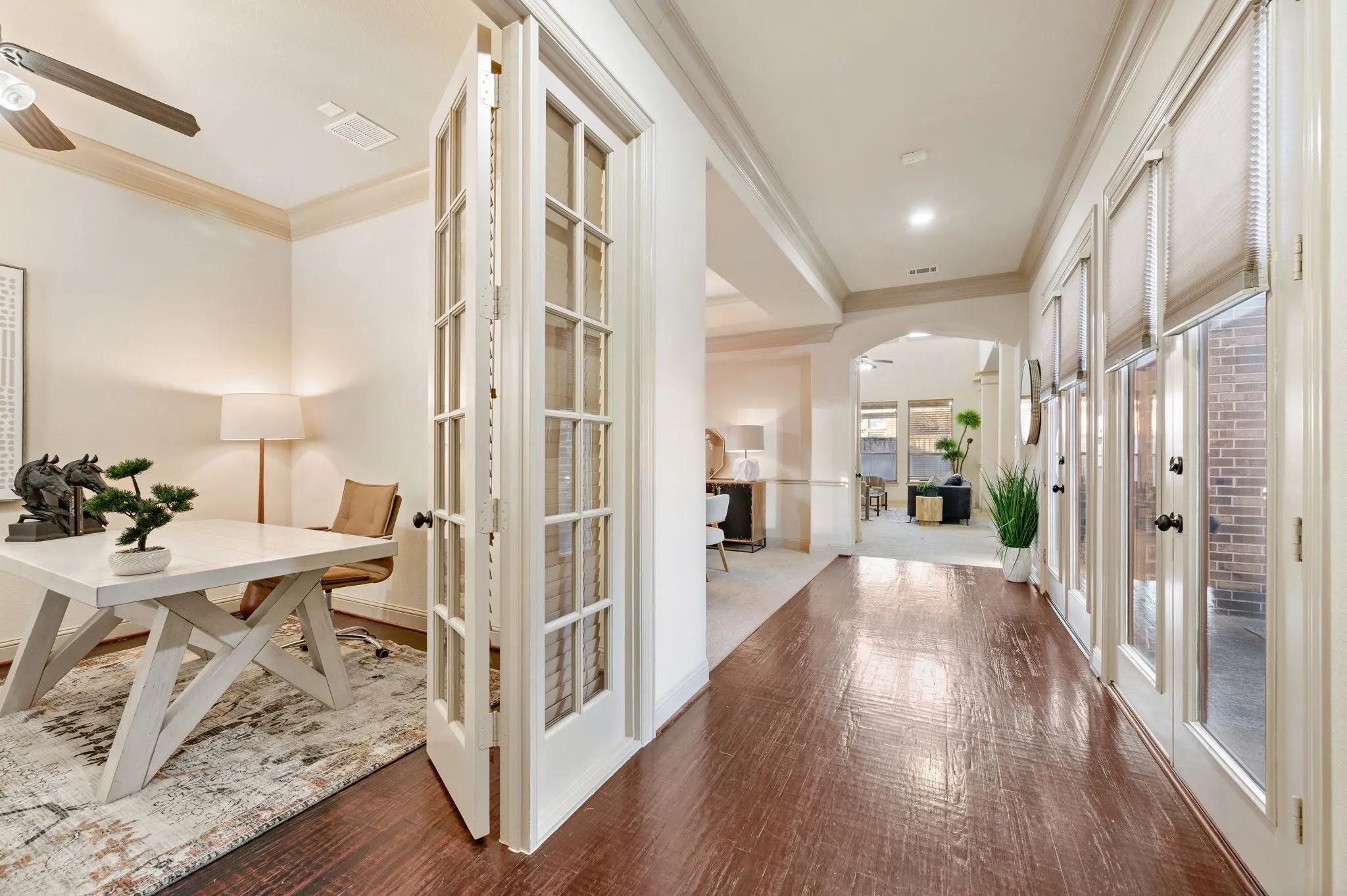Single Family Residence For Rent in Tarrant County , 1010 Lost Valley Drive, Euless, Texas 76039, 5 Bedroom, 4 Bathroom, 3 Garage spaces, 4,199 Sqft, built in 2010, mls#21387824, Real Estate Agent in Euless, Homes For Rent in Tarrant county, Homes For Rent in Euless, Realtor in Euless Texas, Real Estate Brokerage Independent Realty Texas, Luminita Cordes Realtor