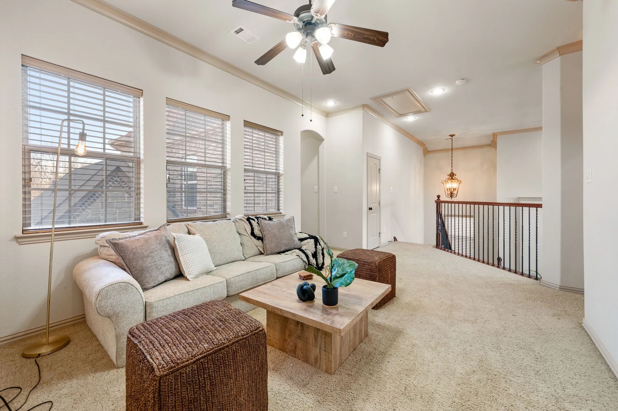 Single Family Residence For Rent in Tarrant County , 1010 Lost Valley Drive, Euless, Texas 76039, 5 Bedroom, 4 Bathroom, 3 Garage spaces, 4,199 Sqft, built in 2010, mls#21387824, Real Estate Agent in Euless, Homes For Rent in Tarrant county, Homes For Rent in Euless, Realtor in Euless Texas, Real Estate Brokerage Independent Realty Texas, Luminita Cordes Realtor