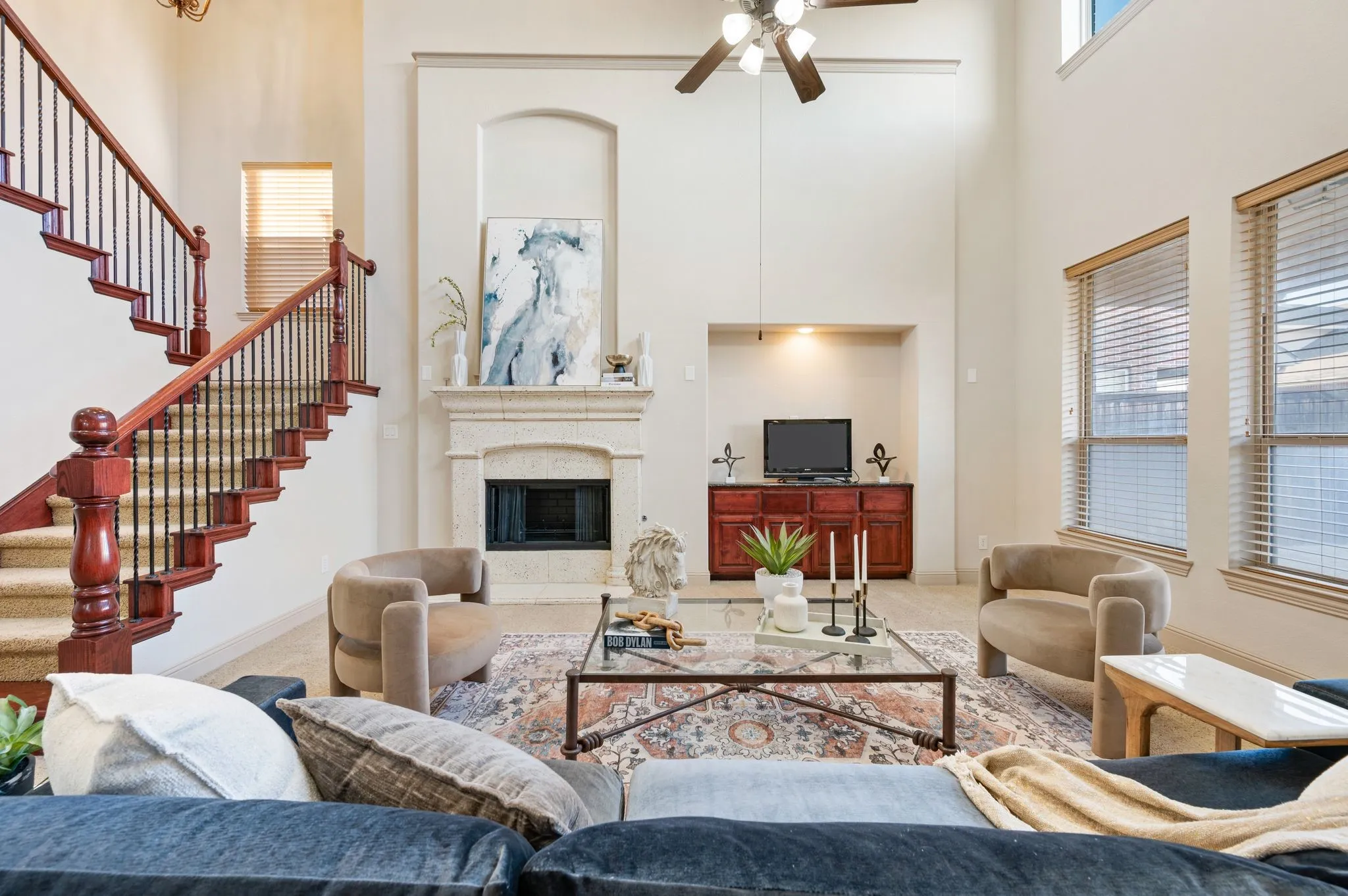 Single Family Residence For Rent in Tarrant County , 1010 Lost Valley Drive, Euless, Texas 76039, 5 Bedroom, 4 Bathroom, 3 Garage spaces, 4,199 Sqft, built in 2010, mls#21387824, Real Estate Agent in Euless, Homes For Rent in Tarrant county, Homes For Rent in Euless, Realtor in Euless Texas, Real Estate Brokerage Independent Realty Texas, Luminita Cordes Realtor