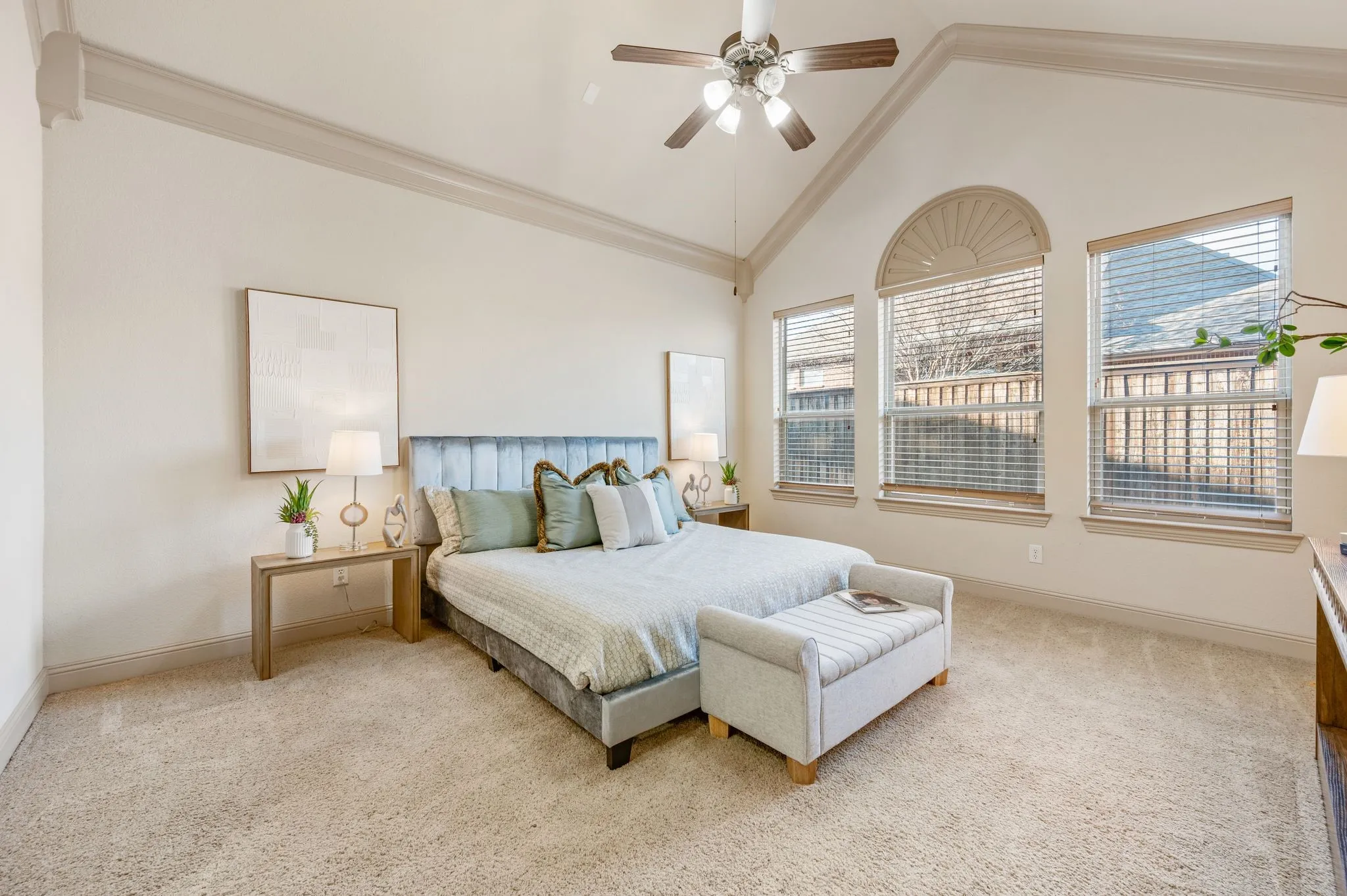 Single Family Residence For Rent in Tarrant County , 1010 Lost Valley Drive, Euless, Texas 76039, 5 Bedroom, 4 Bathroom, 3 Garage spaces, 4,199 Sqft, built in 2010, mls#21387824, Real Estate Agent in Euless, Homes For Rent in Tarrant county, Homes For Rent in Euless, Realtor in Euless Texas, Real Estate Brokerage Independent Realty Texas, Luminita Cordes Realtor