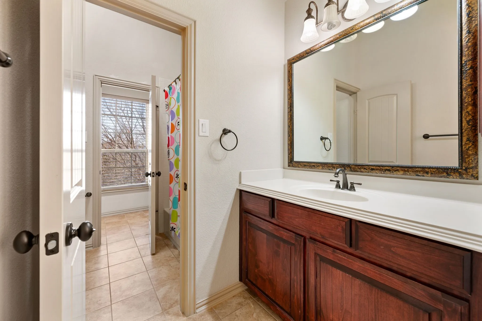 Single Family Residence For Rent in Tarrant County , 1010 Lost Valley Drive, Euless, Texas 76039, 5 Bedroom, 4 Bathroom, 3 Garage spaces, 4,199 Sqft, built in 2010, mls#21387824, Real Estate Agent in Euless, Homes For Rent in Tarrant county, Homes For Rent in Euless, Realtor in Euless Texas, Real Estate Brokerage Independent Realty Texas, Luminita Cordes Realtor