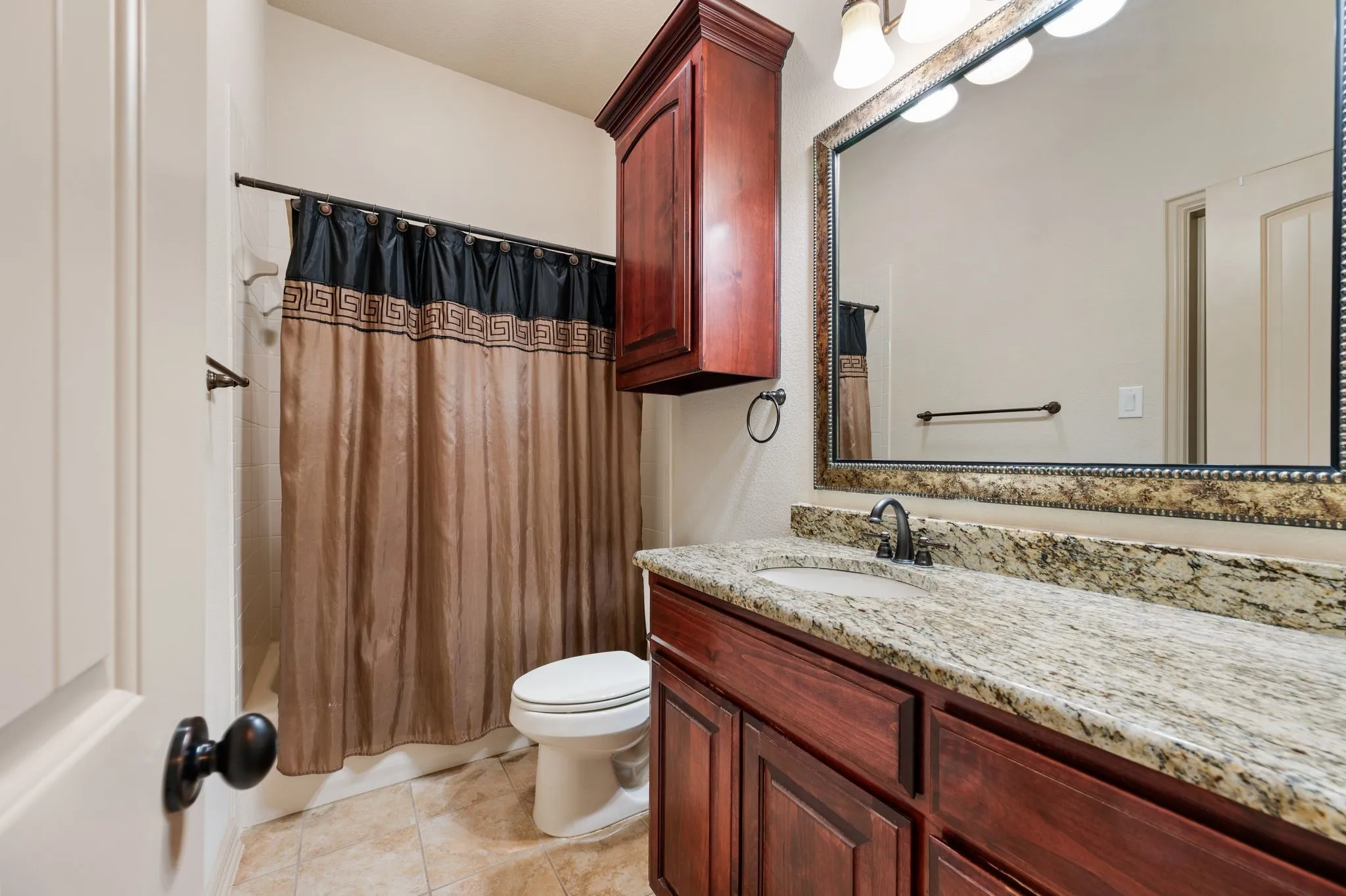 Single Family Residence For Rent in Tarrant County , 1010 Lost Valley Drive, Euless, Texas 76039, 5 Bedroom, 4 Bathroom, 3 Garage spaces, 4,199 Sqft, built in 2010, mls#21387824, Real Estate Agent in Euless, Homes For Rent in Tarrant county, Homes For Rent in Euless, Realtor in Euless Texas, Real Estate Brokerage Independent Realty Texas, Luminita Cordes Realtor