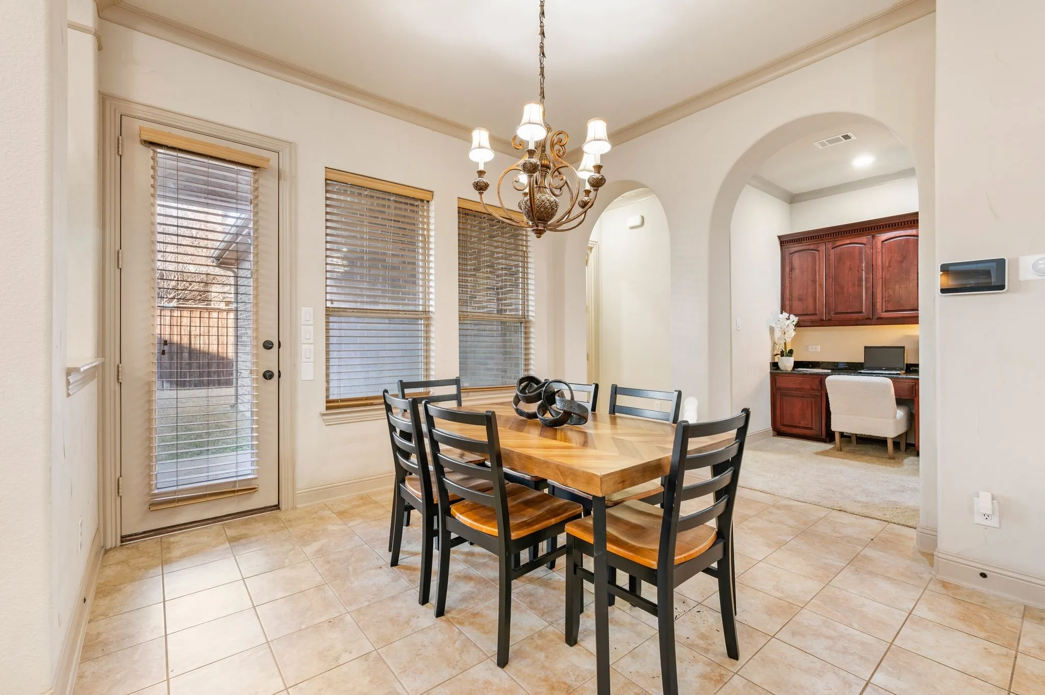 Single Family Residence For Rent in Tarrant County , 1010 Lost Valley Drive, Euless, Texas 76039, 5 Bedroom, 4 Bathroom, 3 Garage spaces, 4,199 Sqft, built in 2010, mls#21387824, Real Estate Agent in Euless, Homes For Rent in Tarrant county, Homes For Rent in Euless, Realtor in Euless Texas, Real Estate Brokerage Independent Realty Texas, Luminita Cordes Realtor