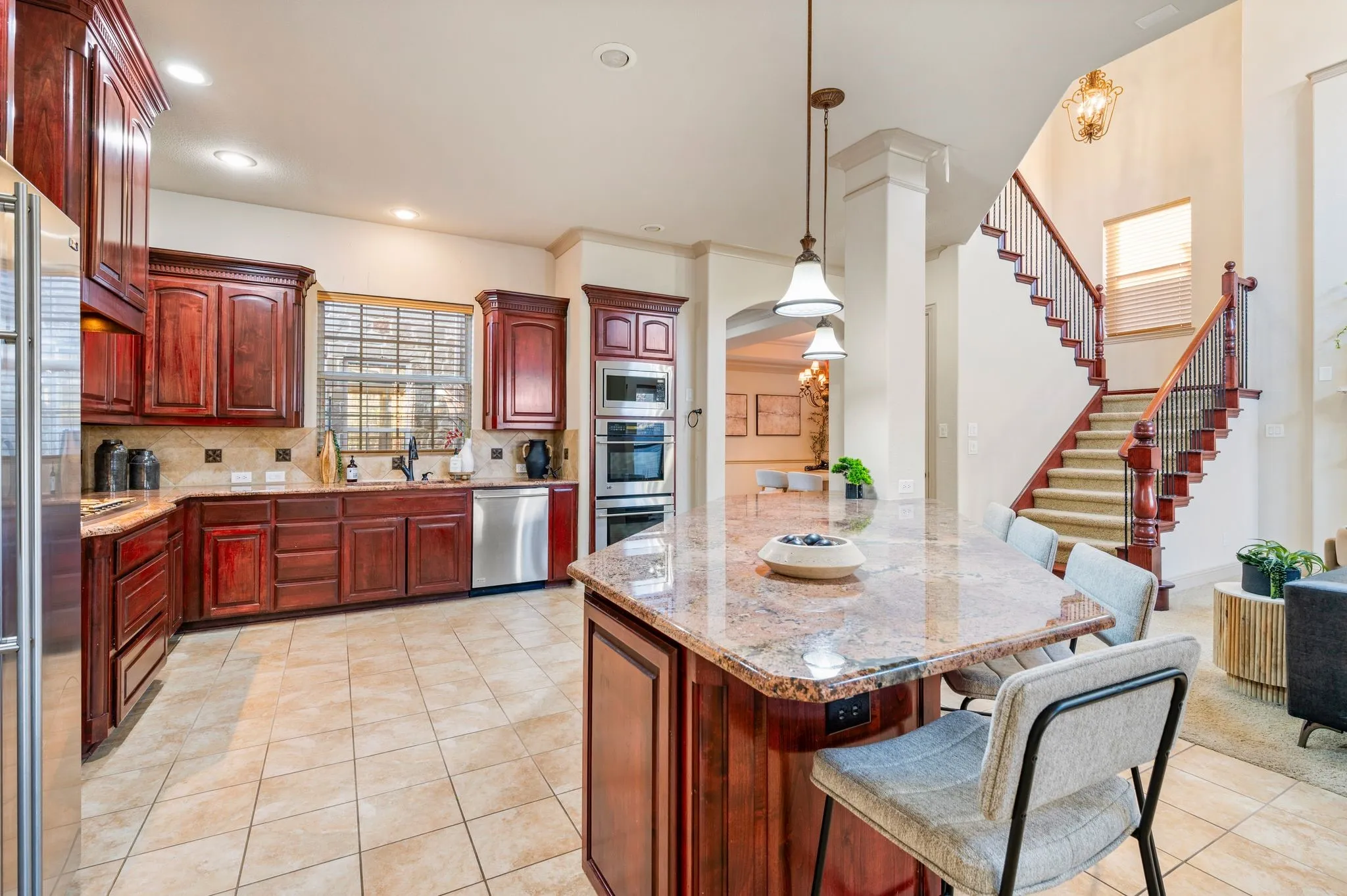 Single Family Residence For Rent in Tarrant County , 1010 Lost Valley Drive, Euless, Texas 76039, 5 Bedroom, 4 Bathroom, 3 Garage spaces, 4,199 Sqft, built in 2010, mls#21387824, Real Estate Agent in Euless, Homes For Rent in Tarrant county, Homes For Rent in Euless, Realtor in Euless Texas, Real Estate Brokerage Independent Realty Texas, Luminita Cordes Realtor
