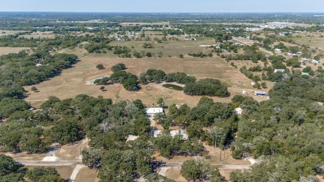 Single Family Residence For Sale in Hunt County , 4286 Country Creek Rd 3321, Greenville, Texas 75204, 3 Bedroom, 2 Bathroom, Garage spaces, 3,473 Sqft, built in 1969, mls#21384862, Real Estate Agent in Greenville, Homes For Sale in Hunt county, Homes For Sale in Greenville, Realtor in Greenville Texas, Real Estate Brokerage Independent Realty Texas, Luminita Cordes Realtor