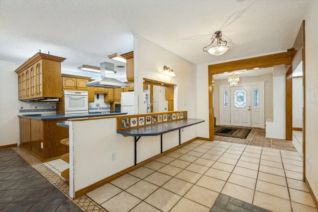 Single Family Residence For Sale in Hunt County , 4286 Country Creek Rd 3321, Greenville, Texas 75204, 3 Bedroom, 2 Bathroom, Garage spaces, 3,473 Sqft, built in 1969, mls#21384862, Real Estate Agent in Greenville, Homes For Sale in Hunt county, Homes For Sale in Greenville, Realtor in Greenville Texas, Real Estate Brokerage Independent Realty Texas, Luminita Cordes Realtor