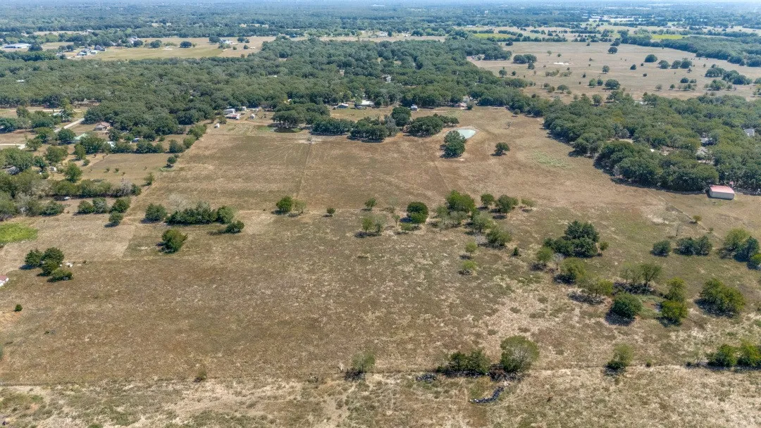 Single Family Residence For Sale in Hunt County , 4286 Country Creek Rd 3321, Greenville, Texas 75204, 3 Bedroom, 2 Bathroom, Garage spaces, 3,473 Sqft, built in 1969, mls#21384862, Real Estate Agent in Greenville, Homes For Sale in Hunt county, Homes For Sale in Greenville, Realtor in Greenville Texas, Real Estate Brokerage Independent Realty Texas, Luminita Cordes Realtor
