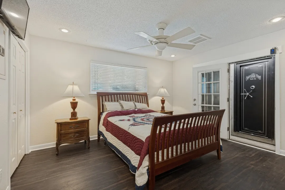 Single Family Residence For Sale in Hunt County , 4286 Country Creek Rd 3321, Greenville, Texas 75204, 3 Bedroom, 2 Bathroom, Garage spaces, 3,473 Sqft, built in 1969, mls#21384862, Real Estate Agent in Greenville, Homes For Sale in Hunt county, Homes For Sale in Greenville, Realtor in Greenville Texas, Real Estate Brokerage Independent Realty Texas, Luminita Cordes Realtor