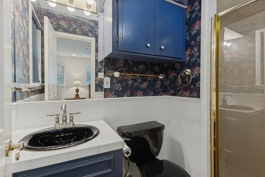 Single Family Residence For Sale in Hunt County , 4286 Country Creek Rd 3321, Greenville, Texas 75204, 3 Bedroom, 2 Bathroom, Garage spaces, 3,473 Sqft, built in 1969, mls#21384862, Real Estate Agent in Greenville, Homes For Sale in Hunt county, Homes For Sale in Greenville, Realtor in Greenville Texas, Real Estate Brokerage Independent Realty Texas, Luminita Cordes Realtor