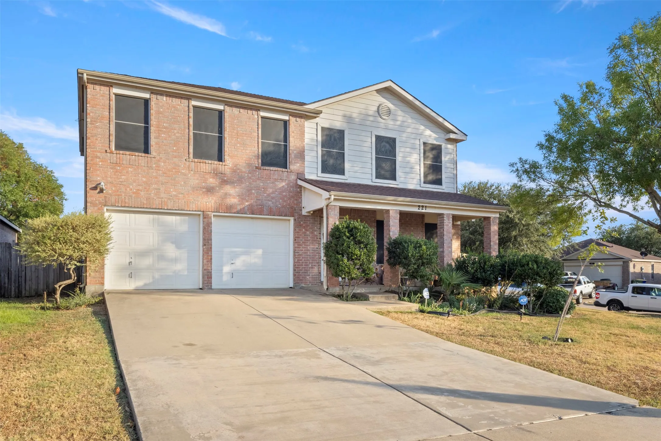Single Family Residence For Sale in Dallas County , 221 Pinecrest, Seagoville, Texas 75159, 4 Bedroom, 3 Bathroom, 2 Garage spaces, 2,192 Sqft, built in 2004, mls#21387833, Real Estate Agent in Seagoville, Homes For Sale in Dallas county, Homes For Sale in Seagoville, Realtor in Seagoville Texas, Real Estate Brokerage Independent Realty Texas, Luminita Cordes Realtor