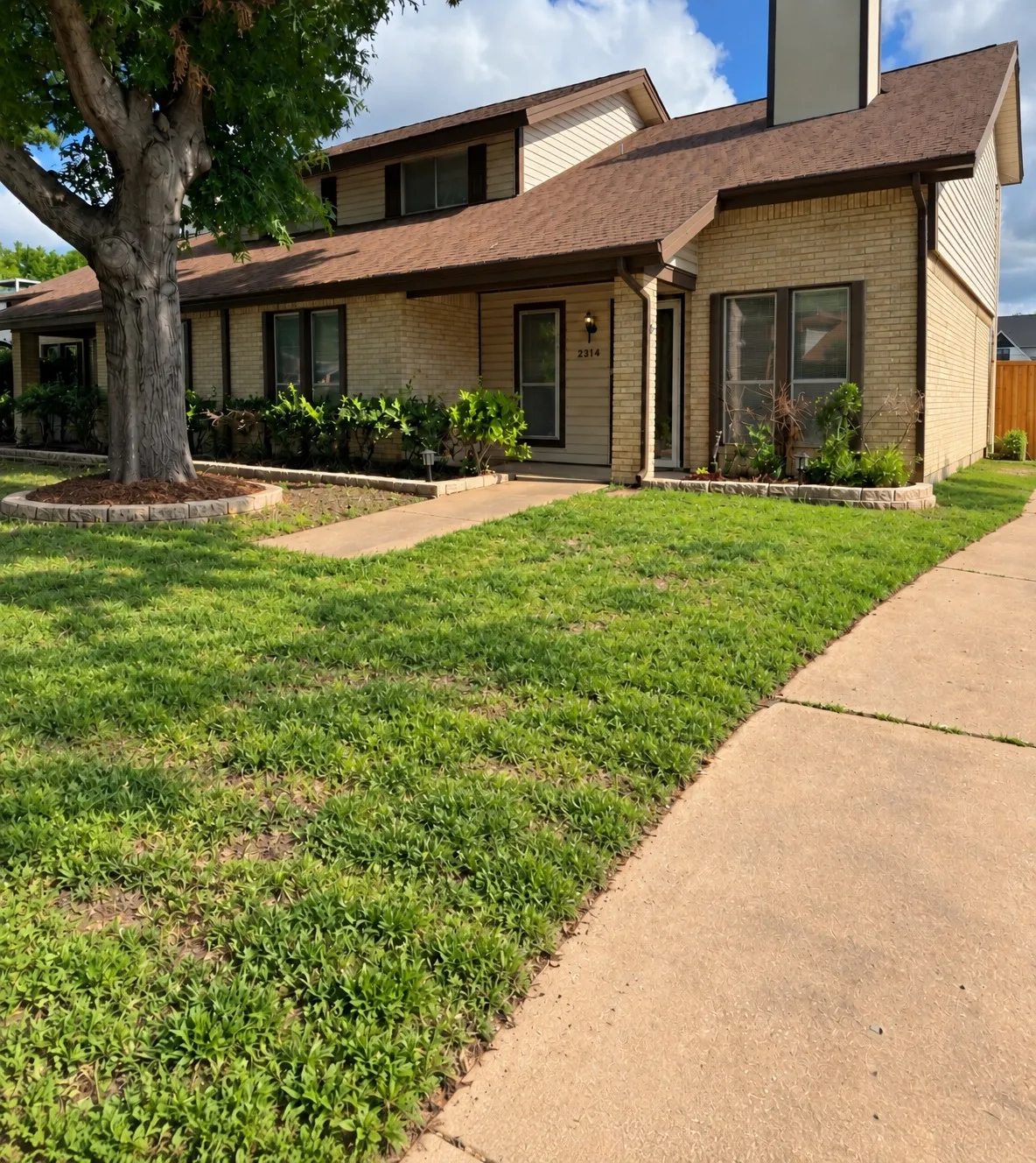 Duplex For Rent in Tarrant County , 2314 Garden Park Court, Arlington, Texas 76013, 2 Bedroom, 3 Bathroom, 2 Garage spaces, 1,628 Sqft, built in 1977, mls#21387837, Real Estate Agent in Arlington, Homes For Rent in Tarrant county, Homes For Rent in Arlington, Realtor in Arlington Texas, Real Estate Brokerage Independent Realty Texas, Luminita Cordes Realtor