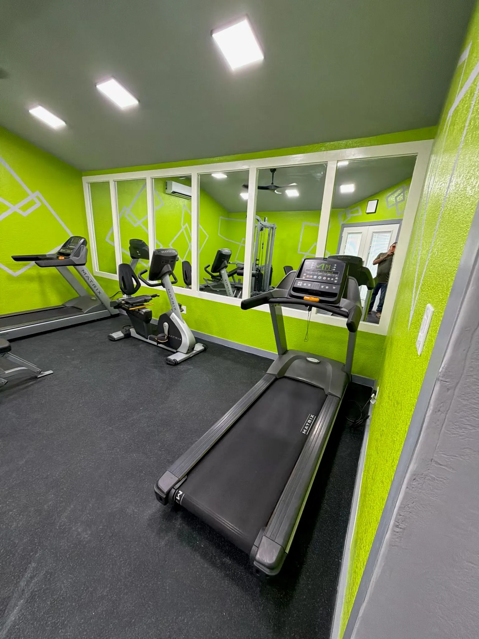 Condominium For Rent in Tarrant County , 2301 Basil Drive F305, Arlington, Texas 76006, 1 Bedroom, 1 Bathroom, Garage spaces, 486 Sqft, built in 1981, mls#21387840, Real Estate Agent in Arlington, Homes For Rent in Tarrant county, Homes For Rent in Arlington, Realtor in Arlington Texas, Real Estate Brokerage Independent Realty Texas, Luminita Cordes Realtor