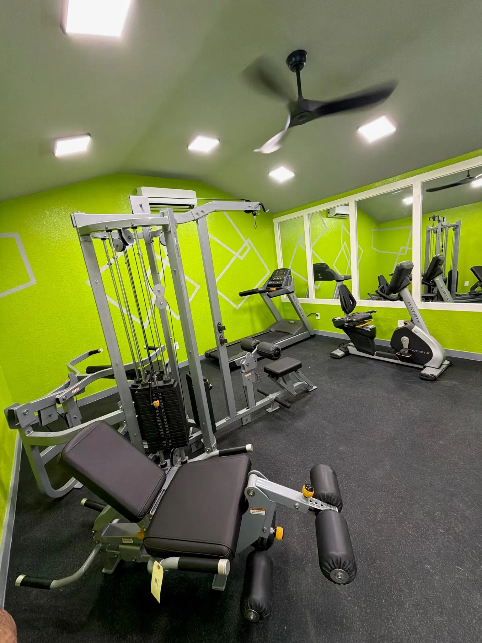 Condominium For Rent in Tarrant County , 2301 Basil Drive F305, Arlington, Texas 76006, 1 Bedroom, 1 Bathroom, Garage spaces, 486 Sqft, built in 1981, mls#21387840, Real Estate Agent in Arlington, Homes For Rent in Tarrant county, Homes For Rent in Arlington, Realtor in Arlington Texas, Real Estate Brokerage Independent Realty Texas, Luminita Cordes Realtor