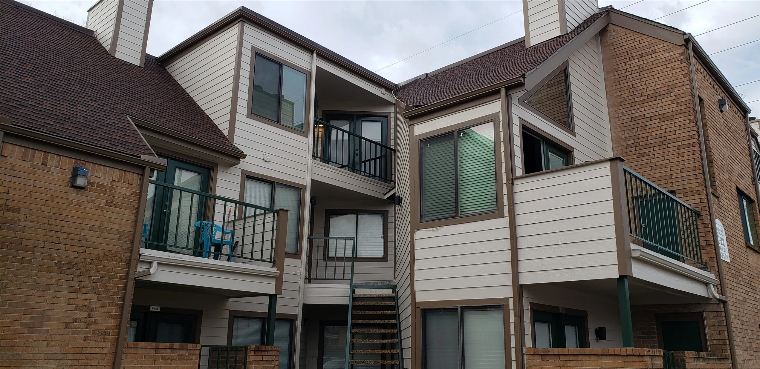 Condominium For Rent in Tarrant County , 2301 Basil Drive F305, Arlington, Texas 76006, 1 Bedroom, 1 Bathroom, Garage spaces, 486 Sqft, built in 1981, mls#21387840, Real Estate Agent in Arlington, Homes For Rent in Tarrant county, Homes For Rent in Arlington, Realtor in Arlington Texas, Real Estate Brokerage Independent Realty Texas, Luminita Cordes Realtor