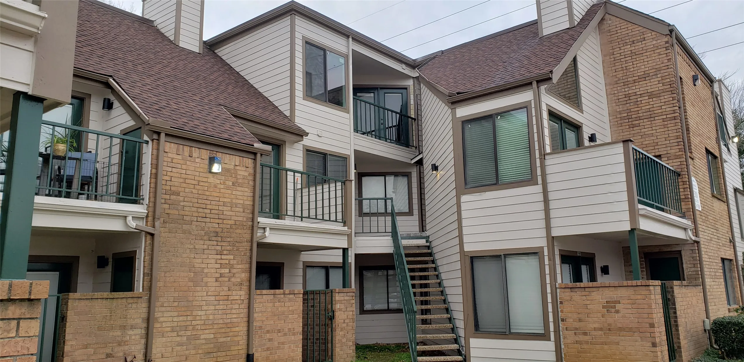 Condominium For Rent in Tarrant County , 2301 Basil Drive F305, Arlington, Texas 76006, 1 Bedroom, 1 Bathroom, Garage spaces, 486 Sqft, built in 1981, mls#21387840, Real Estate Agent in Arlington, Homes For Rent in Tarrant county, Homes For Rent in Arlington, Realtor in Arlington Texas, Real Estate Brokerage Independent Realty Texas, Luminita Cordes Realtor