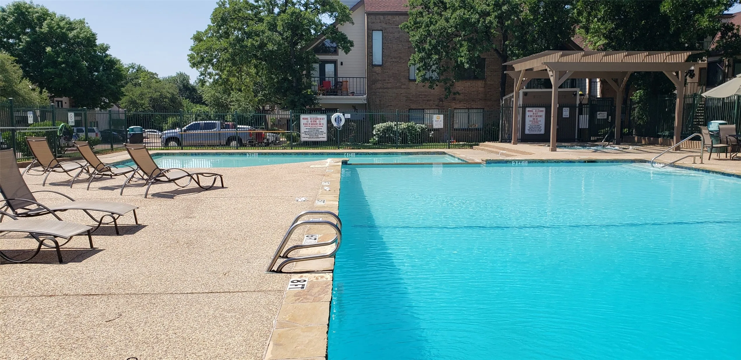 Condominium For Rent in Tarrant County , 2301 Balsam Drive M103, Arlington, Texas 76006, 1 Bedroom, 1 Bathroom, Garage spaces, 551 Sqft, built in 1983, mls#21387841, Real Estate Agent in Arlington, Homes For Rent in Tarrant county, Homes For Rent in Arlington, Realtor in Arlington Texas, Real Estate Brokerage Independent Realty Texas, Luminita Cordes Realtor