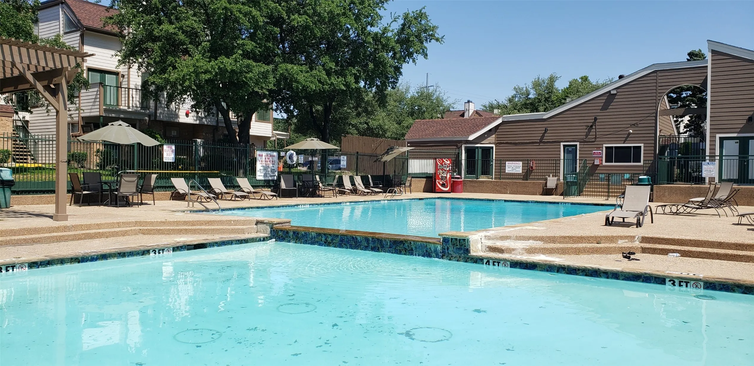 Condominium For Rent in Tarrant County , 2301 Balsam Drive M103, Arlington, Texas 76006, 1 Bedroom, 1 Bathroom, Garage spaces, 551 Sqft, built in 1983, mls#21387841, Real Estate Agent in Arlington, Homes For Rent in Tarrant county, Homes For Rent in Arlington, Realtor in Arlington Texas, Real Estate Brokerage Independent Realty Texas, Luminita Cordes Realtor