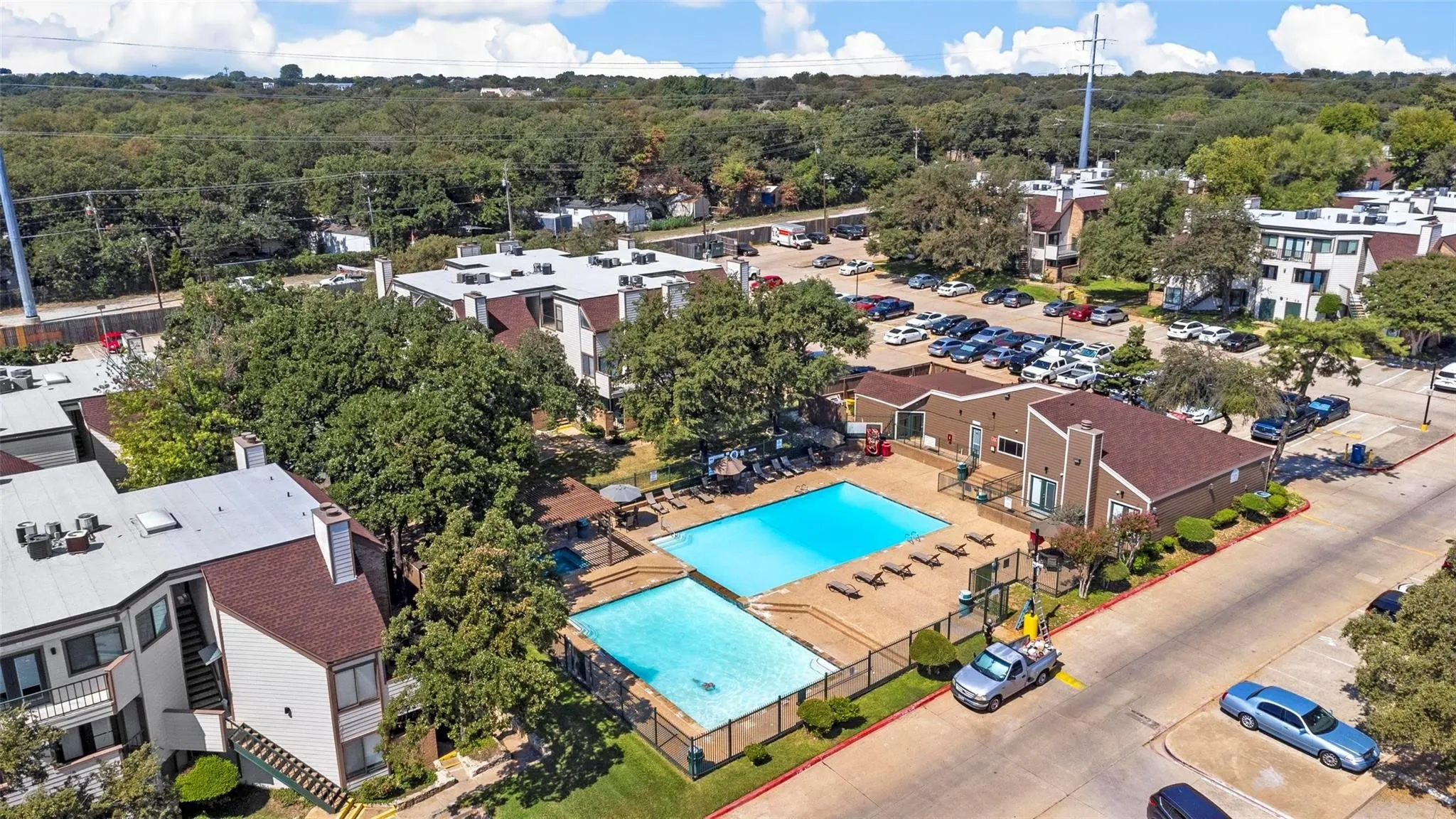 Condominium For Rent in Tarrant County , 2301 Balsam Drive M103, Arlington, Texas 76006, 1 Bedroom, 1 Bathroom, Garage spaces, 551 Sqft, built in 1983, mls#21387841, Real Estate Agent in Arlington, Homes For Rent in Tarrant county, Homes For Rent in Arlington, Realtor in Arlington Texas, Real Estate Brokerage Independent Realty Texas, Luminita Cordes Realtor