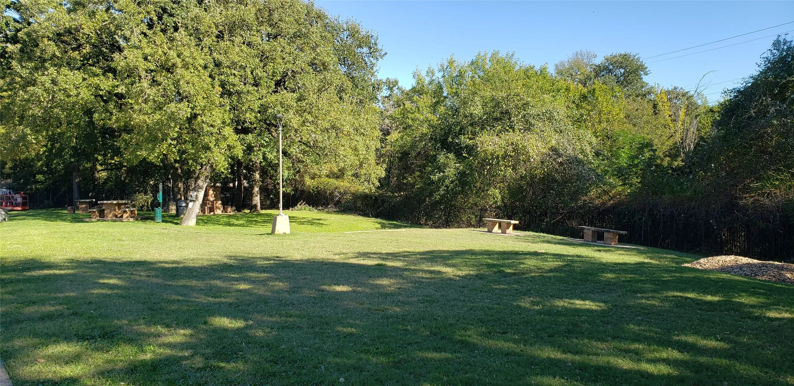 Condominium For Rent in Tarrant County , 2301 Balsam Drive M103, Arlington, Texas 76006, 1 Bedroom, 1 Bathroom, Garage spaces, 551 Sqft, built in 1983, mls#21387841, Real Estate Agent in Arlington, Homes For Rent in Tarrant county, Homes For Rent in Arlington, Realtor in Arlington Texas, Real Estate Brokerage Independent Realty Texas, Luminita Cordes Realtor